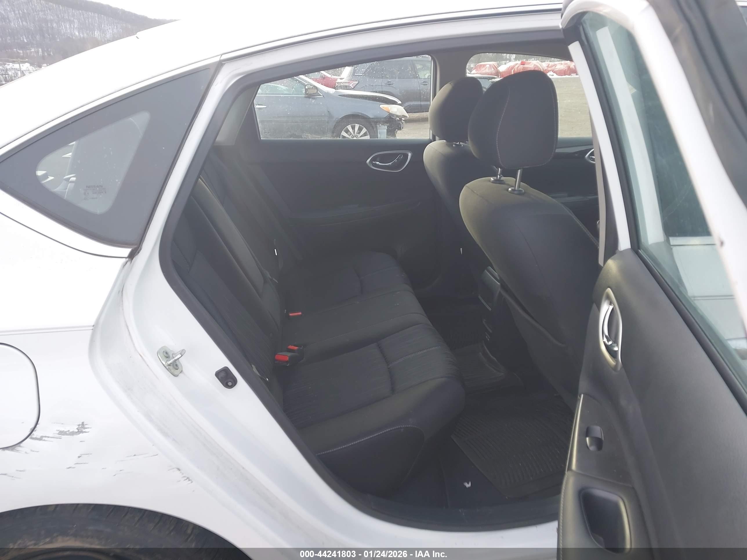 NISSAN SENTRA image 8