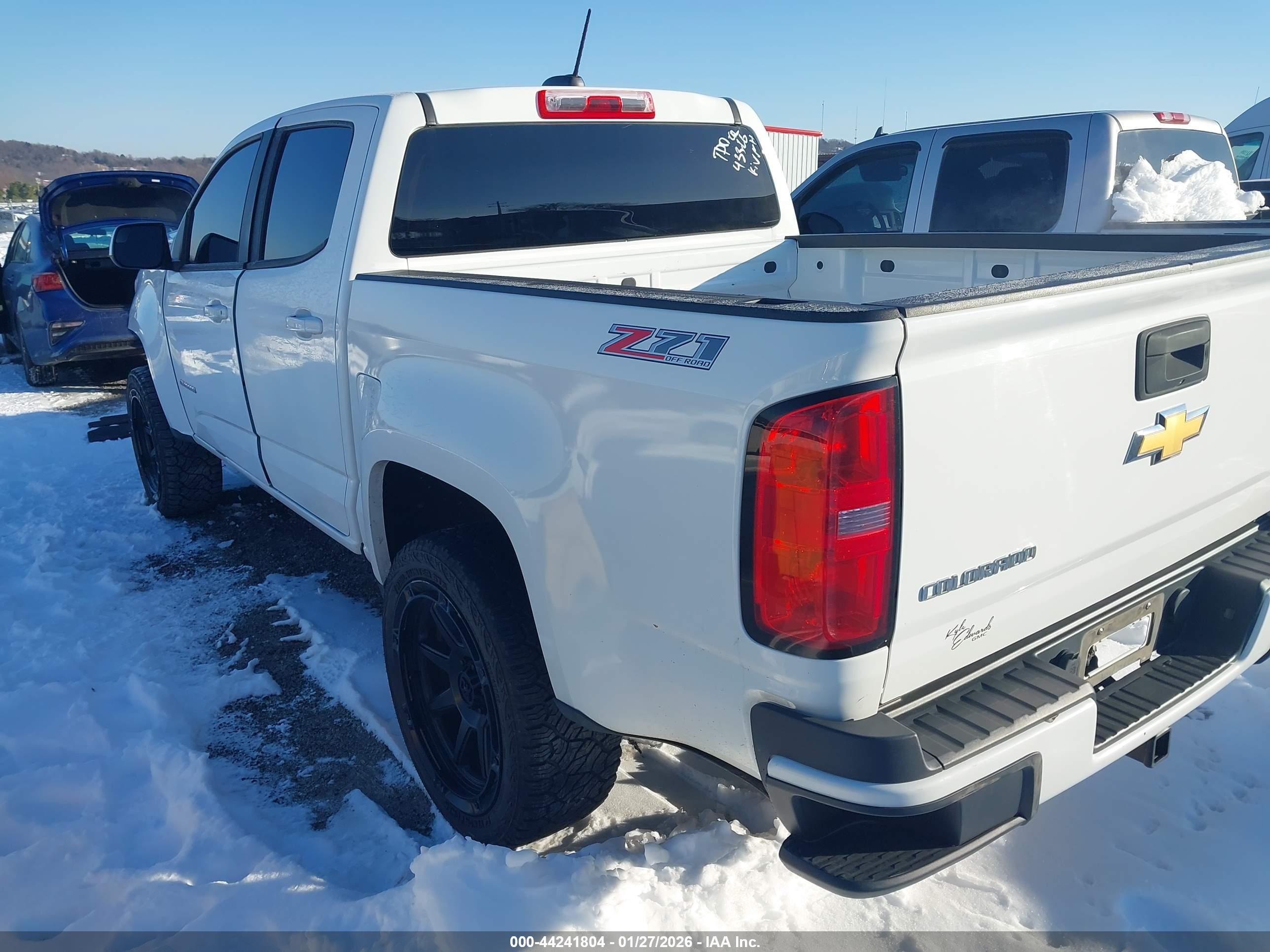 CHEVROLET COLORADO image 3