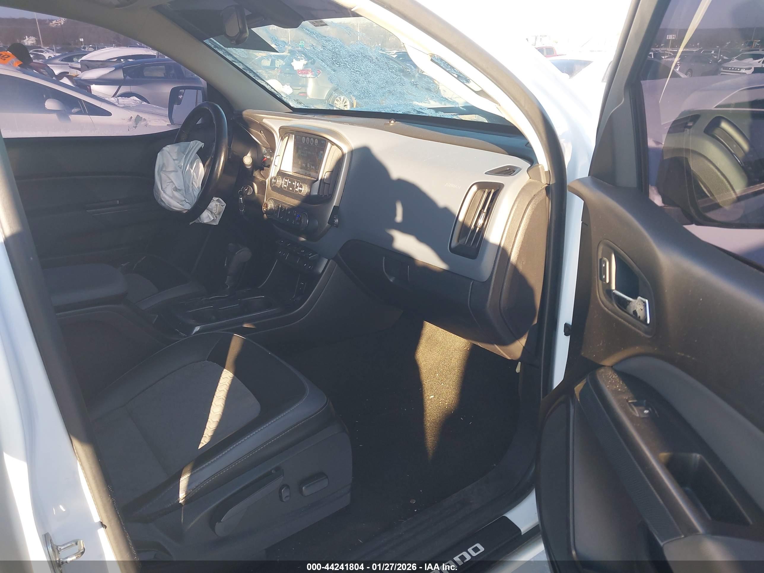 CHEVROLET COLORADO image 5
