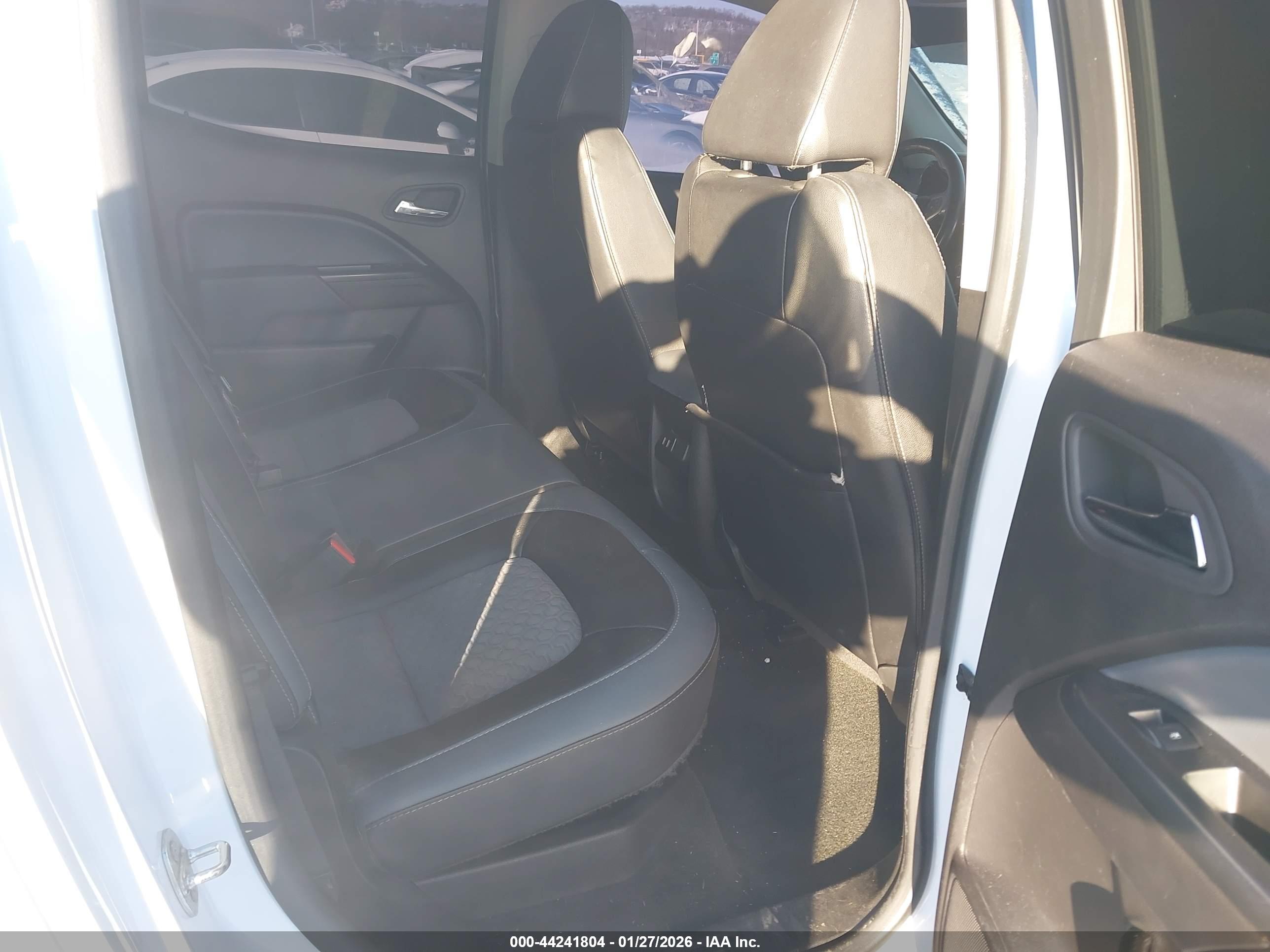 CHEVROLET COLORADO image 8