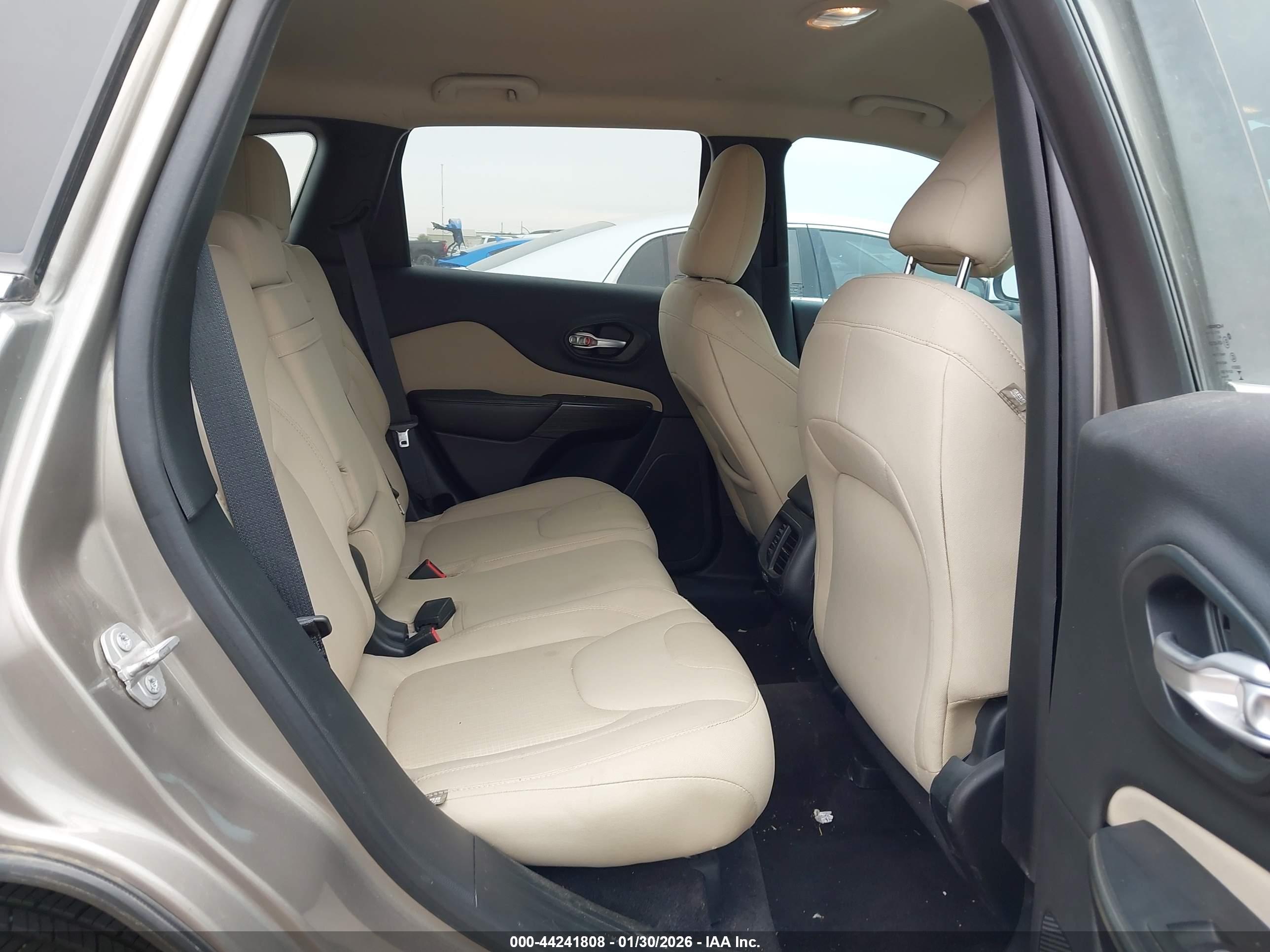 JEEP CHEROKEE image 8