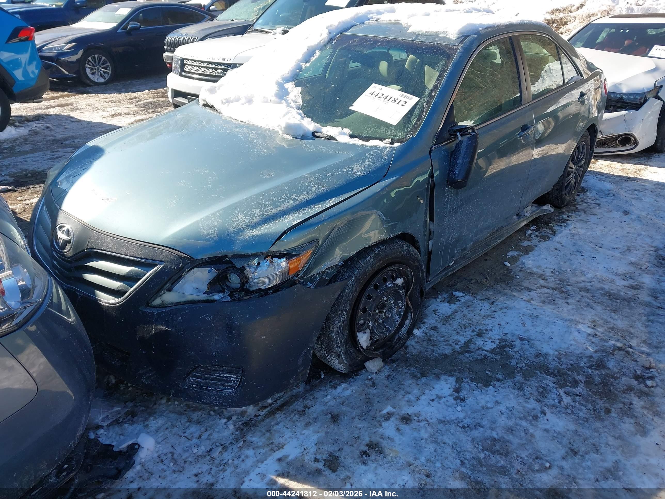 TOYOTA CAMRY image 2