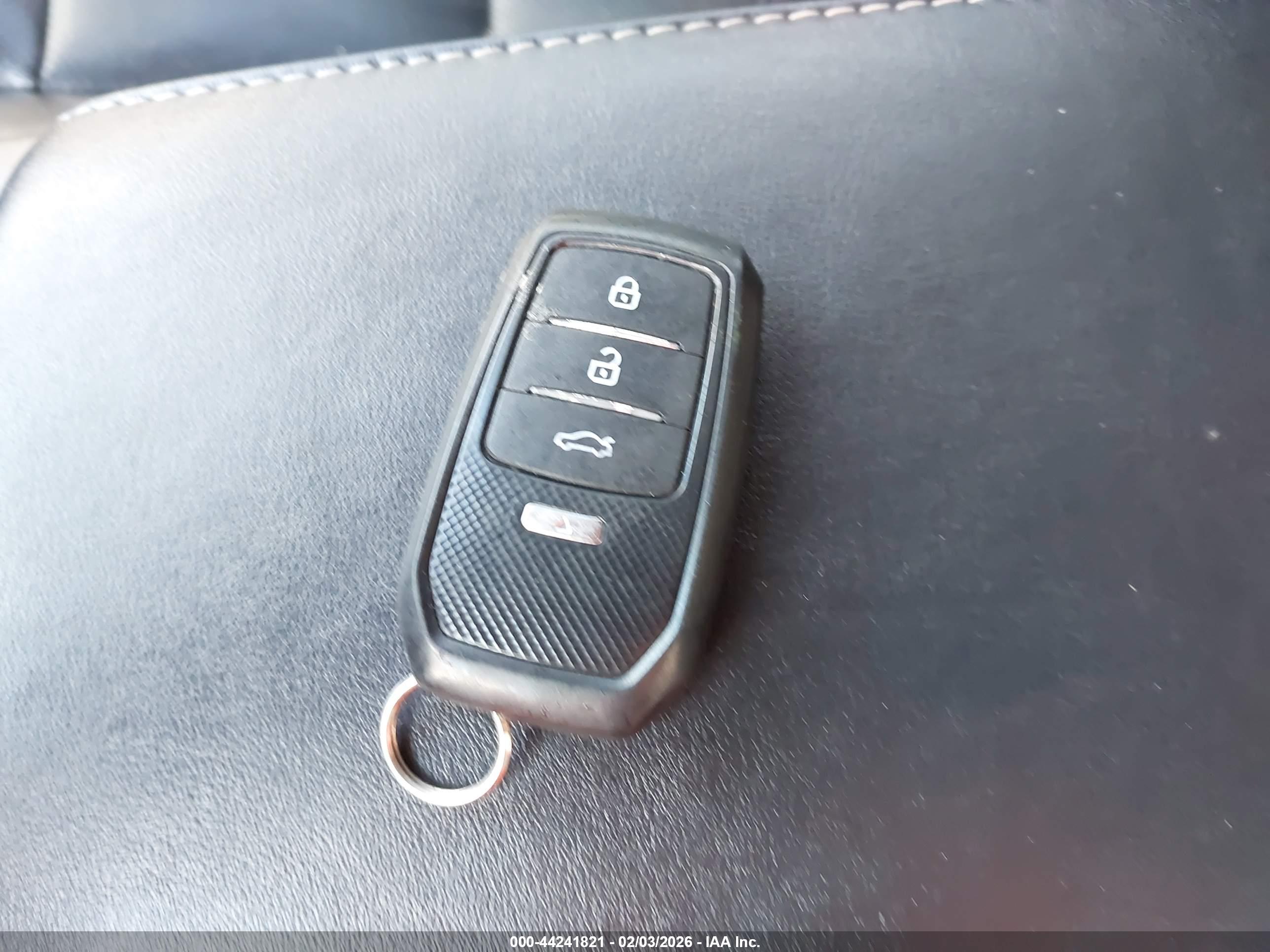 LEXUS ES image 11