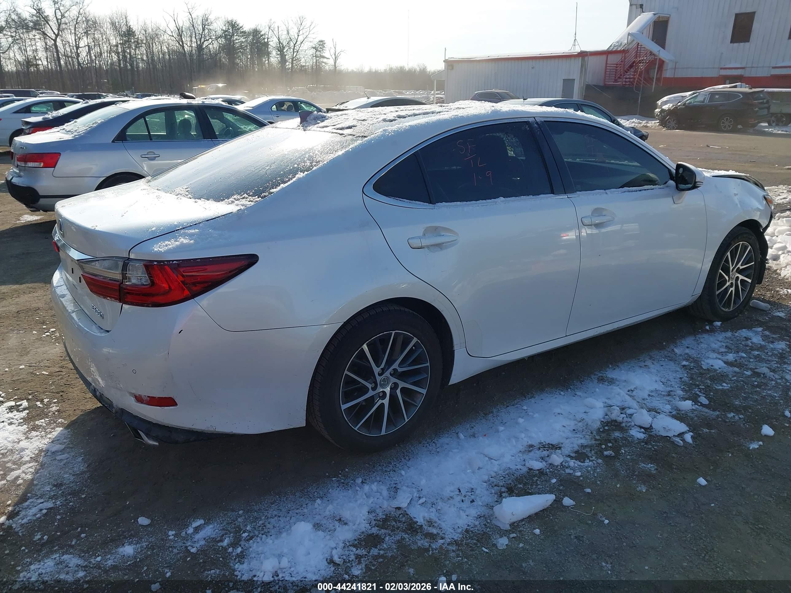LEXUS ES image 4