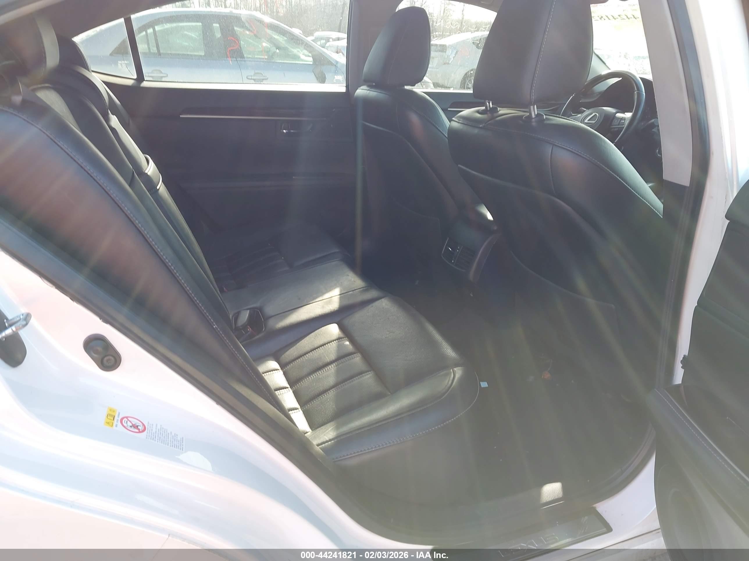LEXUS ES image 8