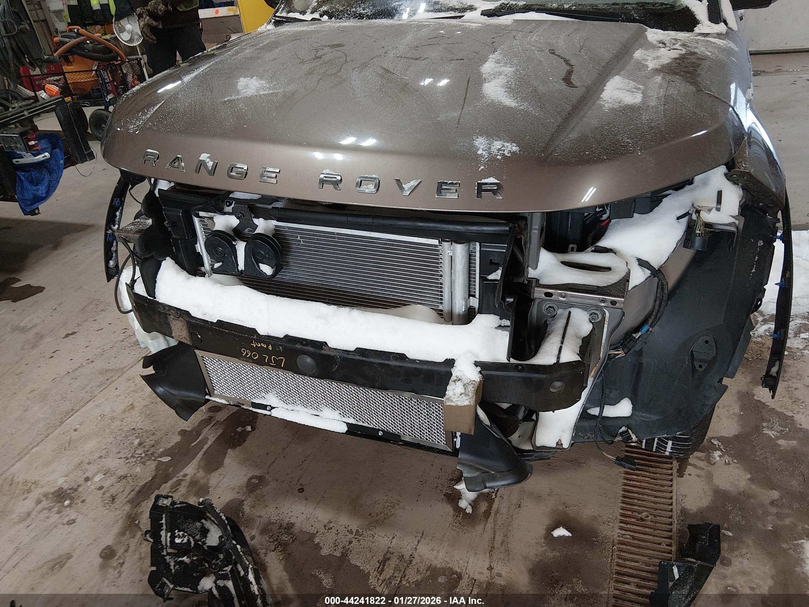 LAND ROVER image 6