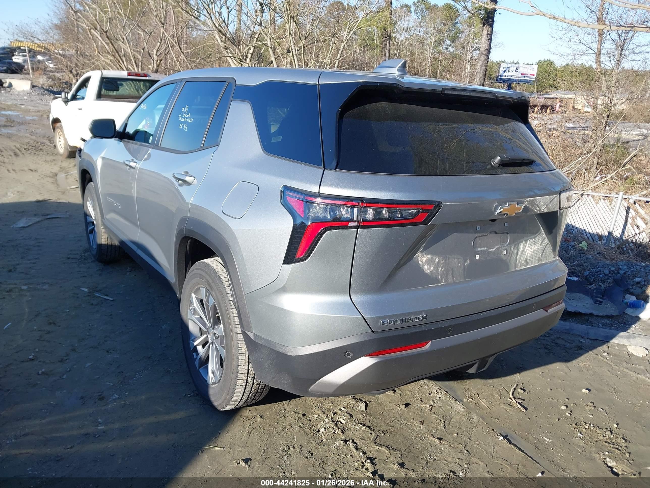 CHEVROLET EQUINOX image 3
