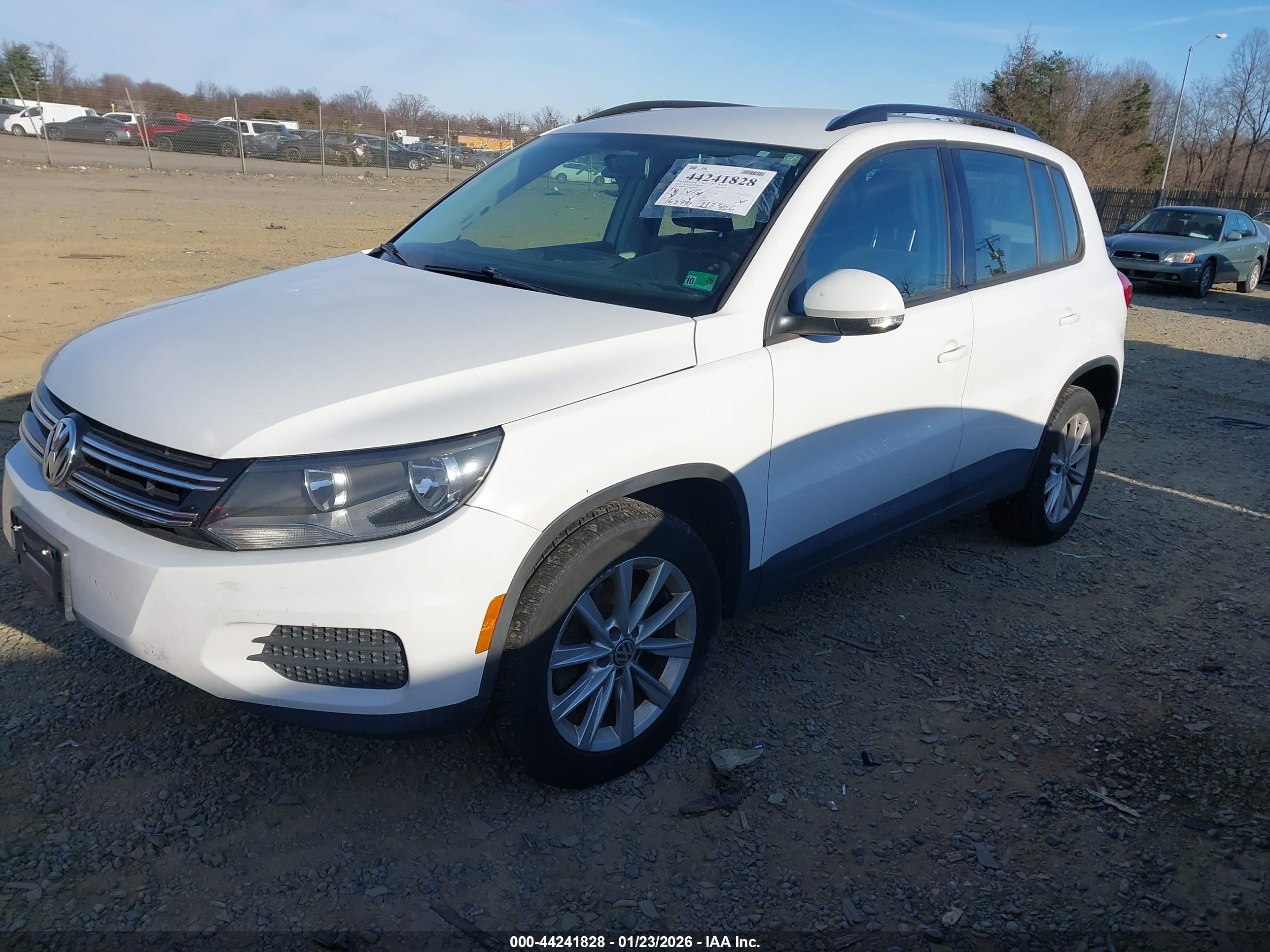 VOLKSWAGEN TIGUAN image 2