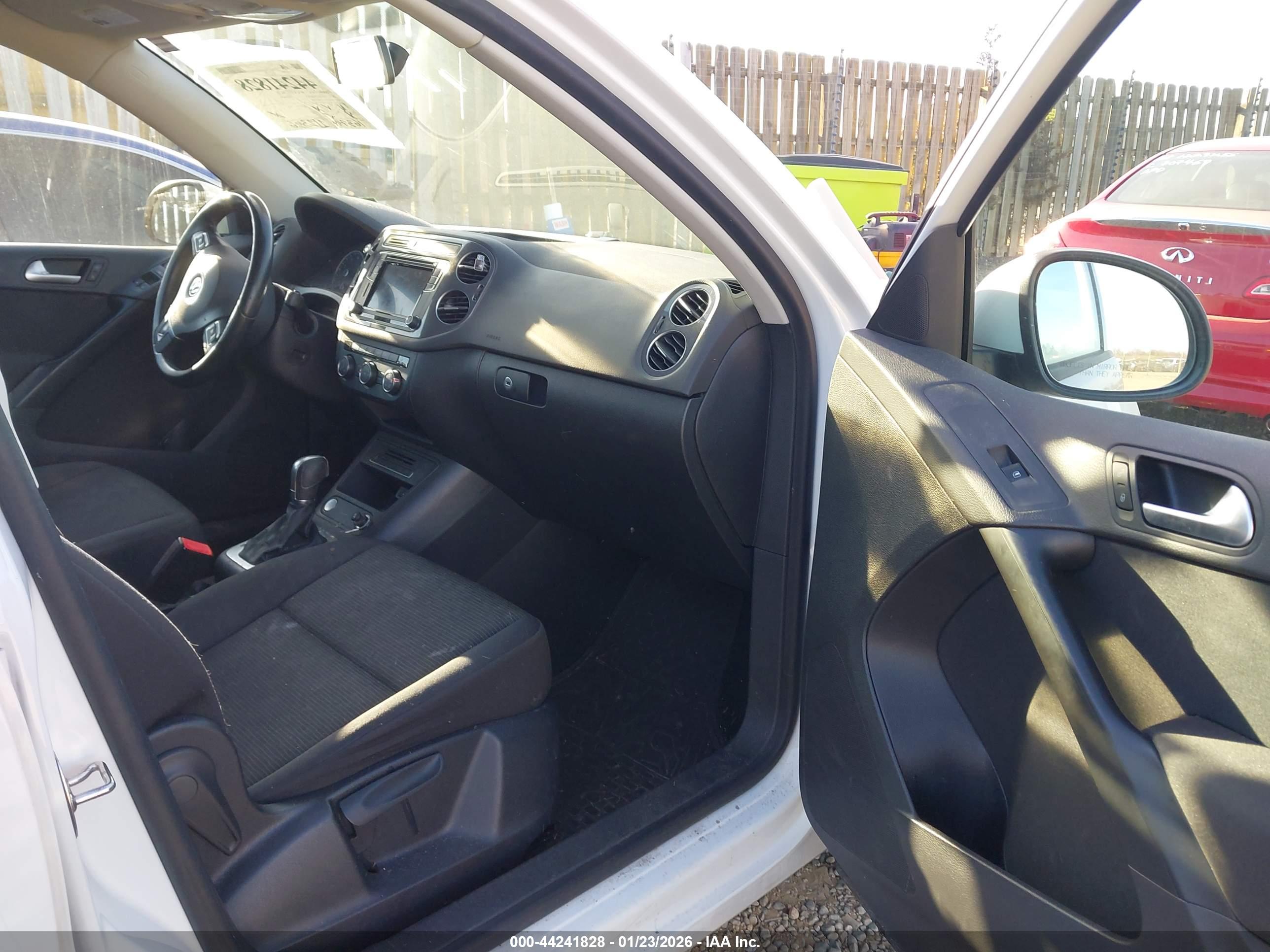 VOLKSWAGEN TIGUAN image 5