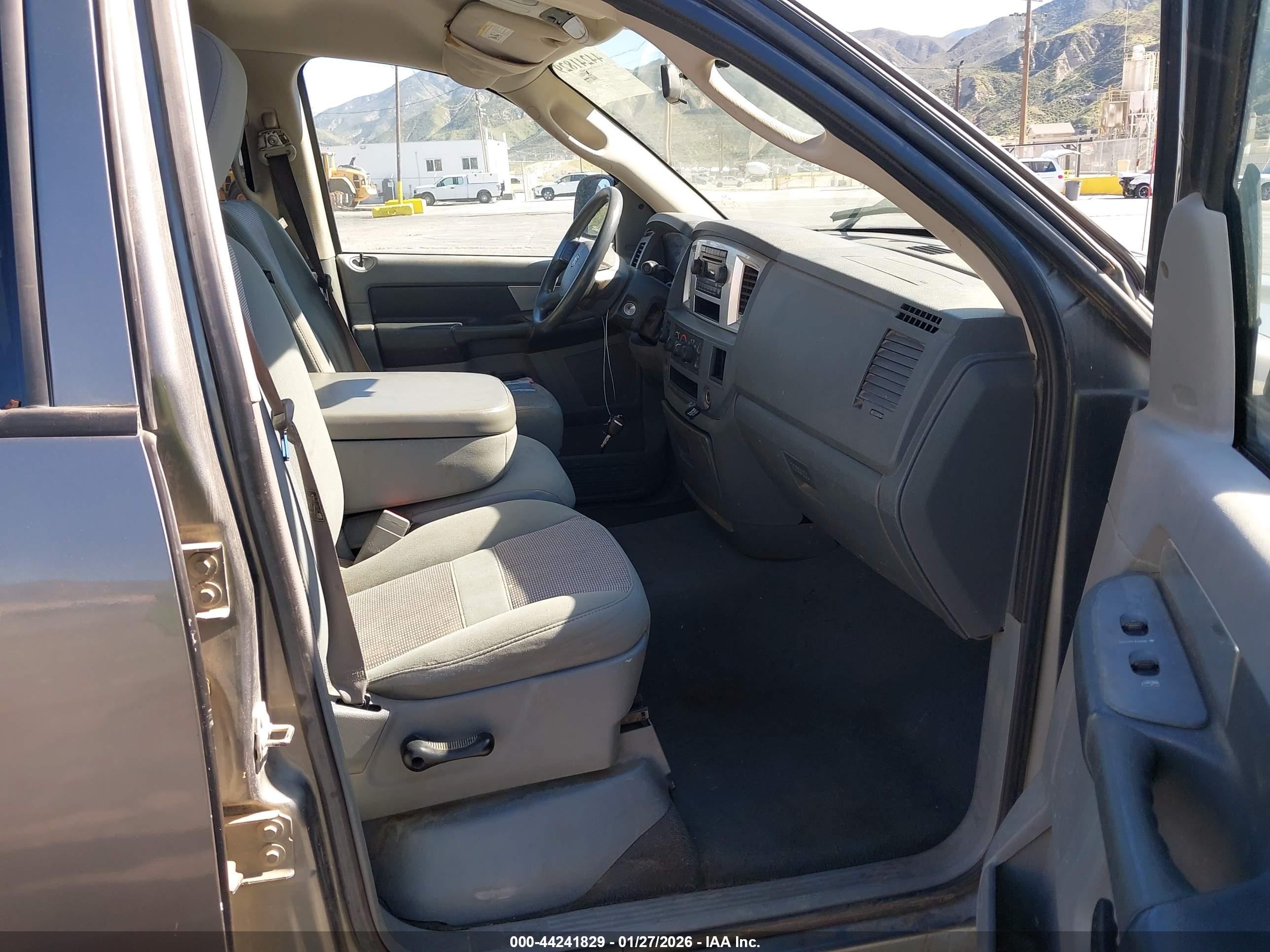DODGE RAM image 5