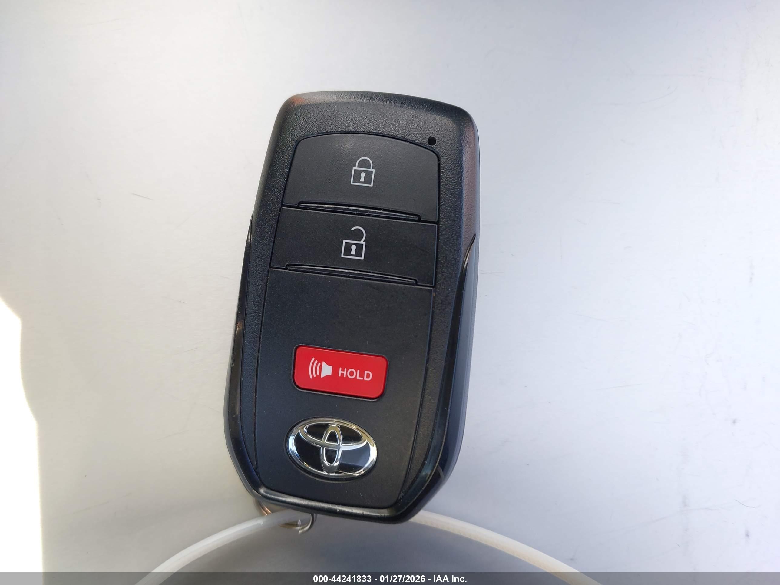 TOYOTA PRIUS image 11