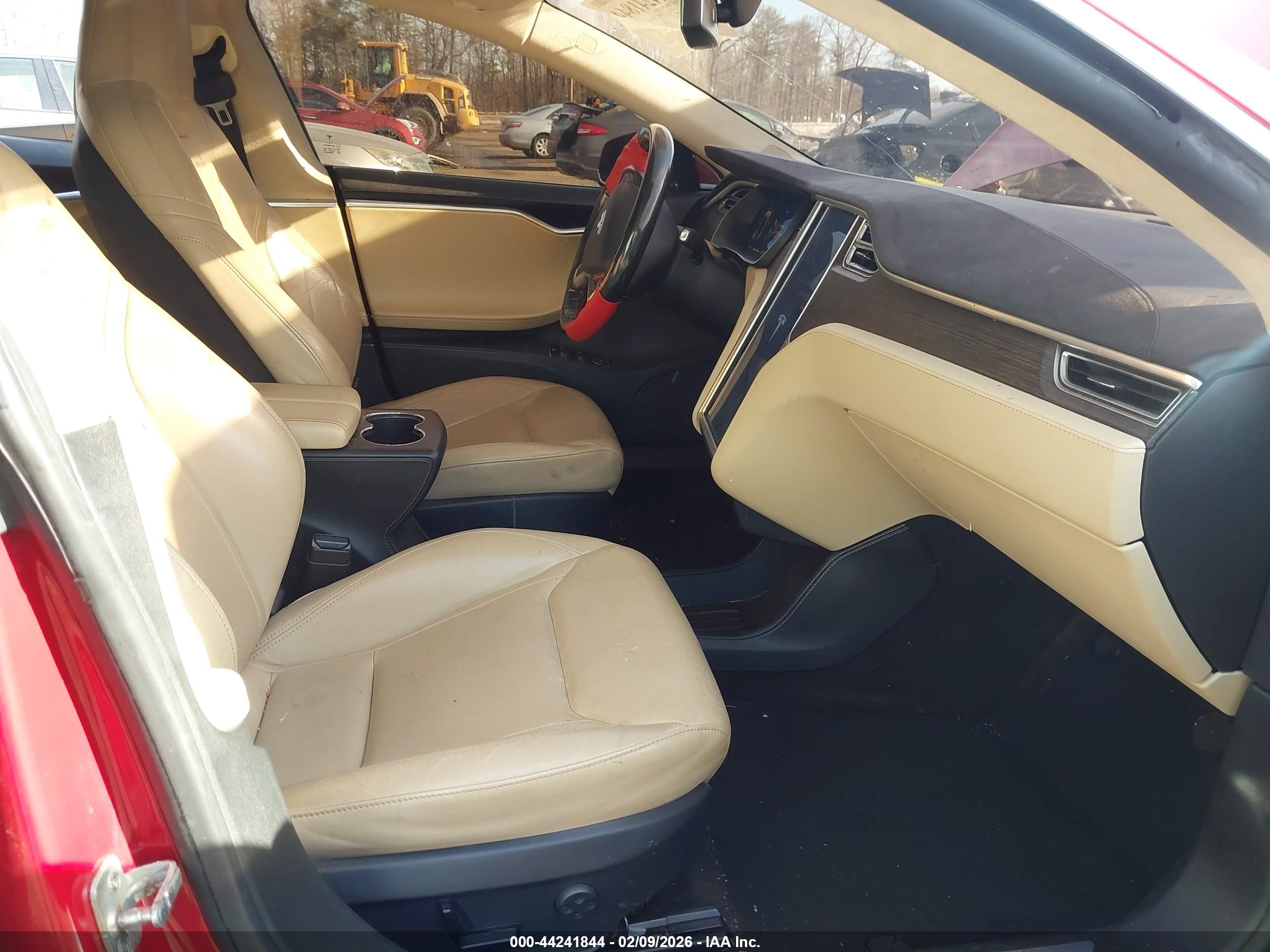 TESLA MODEL image 5