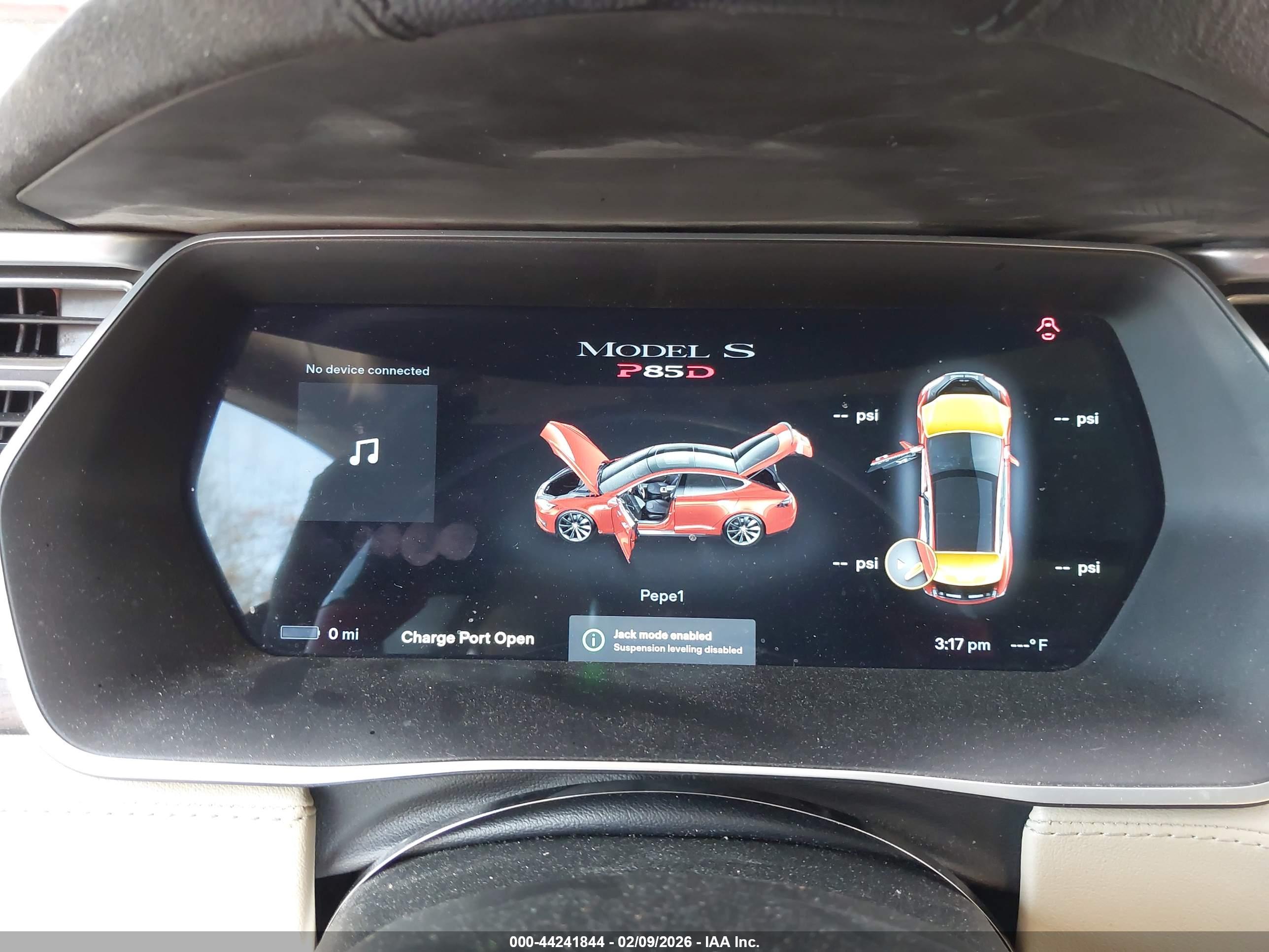 TESLA MODEL image 7