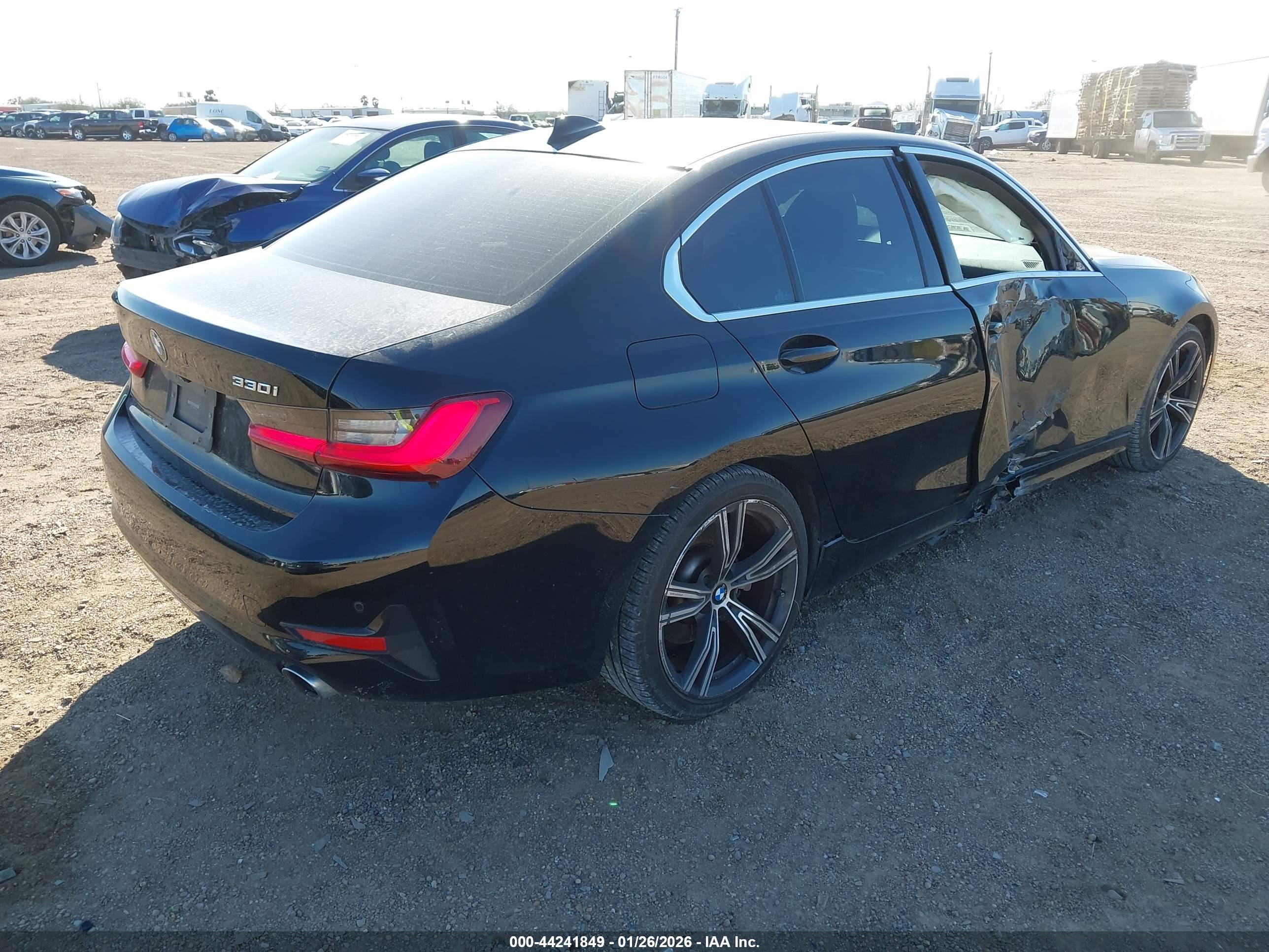 BMW 330I image 4
