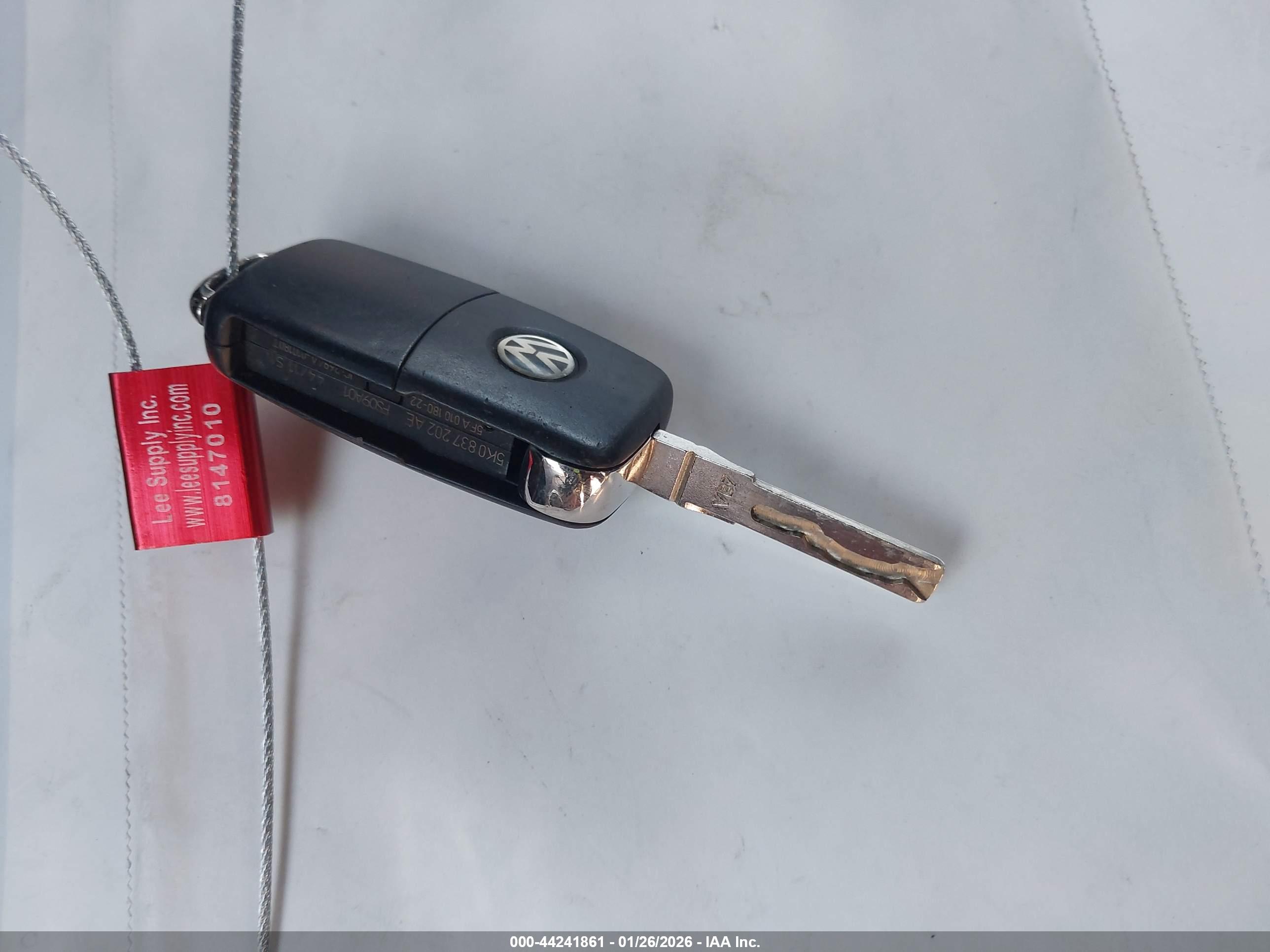 VOLKSWAGEN BEETLE image 11
