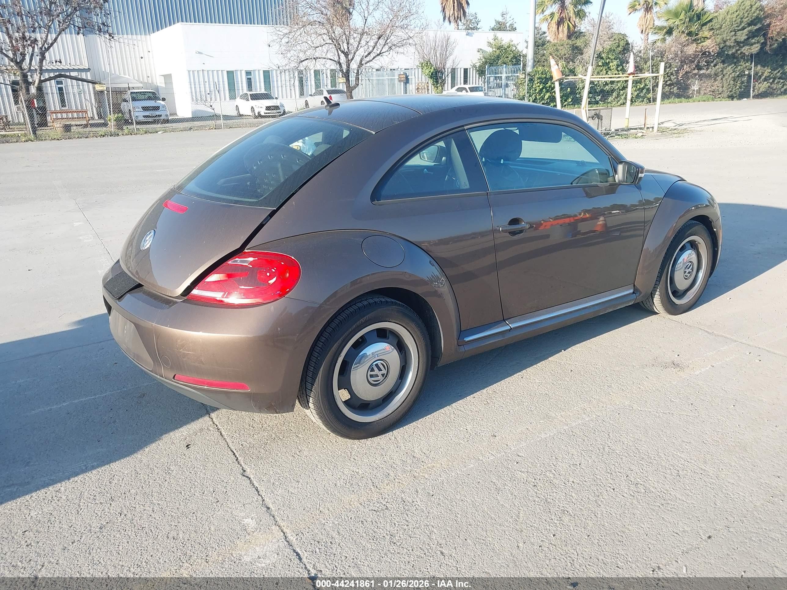 VOLKSWAGEN BEETLE image 4