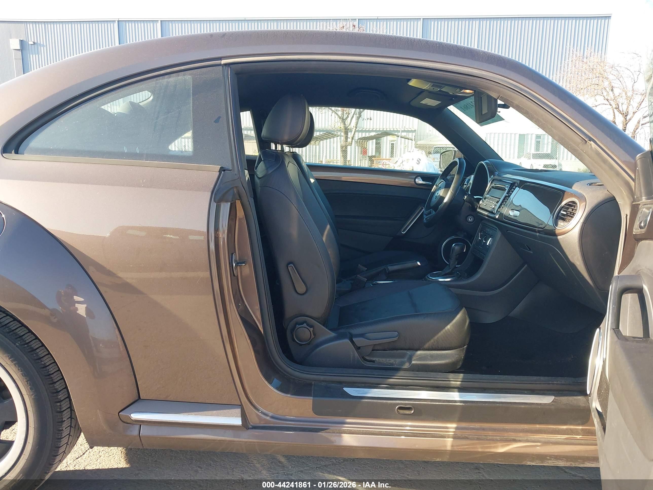 VOLKSWAGEN BEETLE image 5
