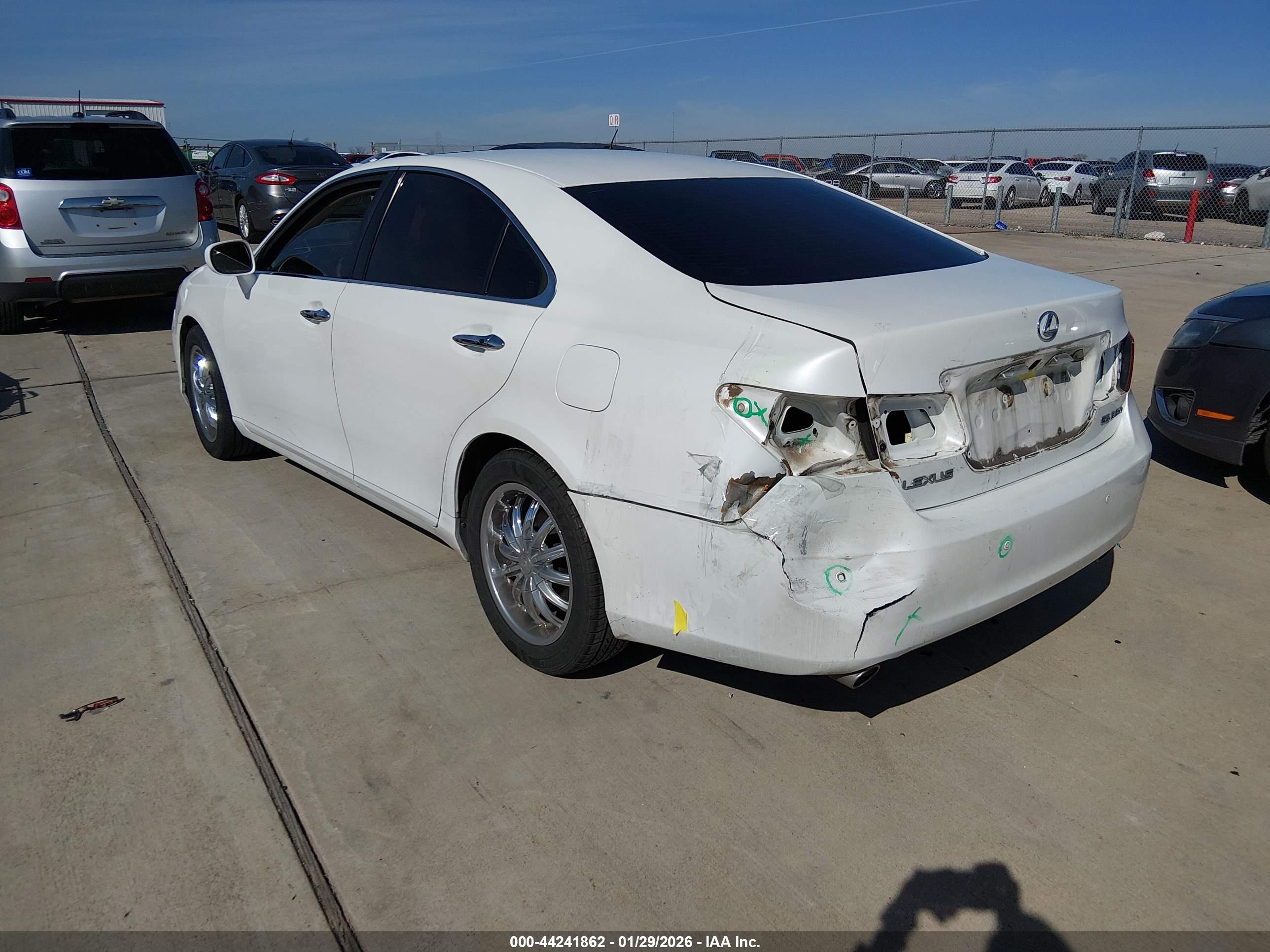 LEXUS ES image 3