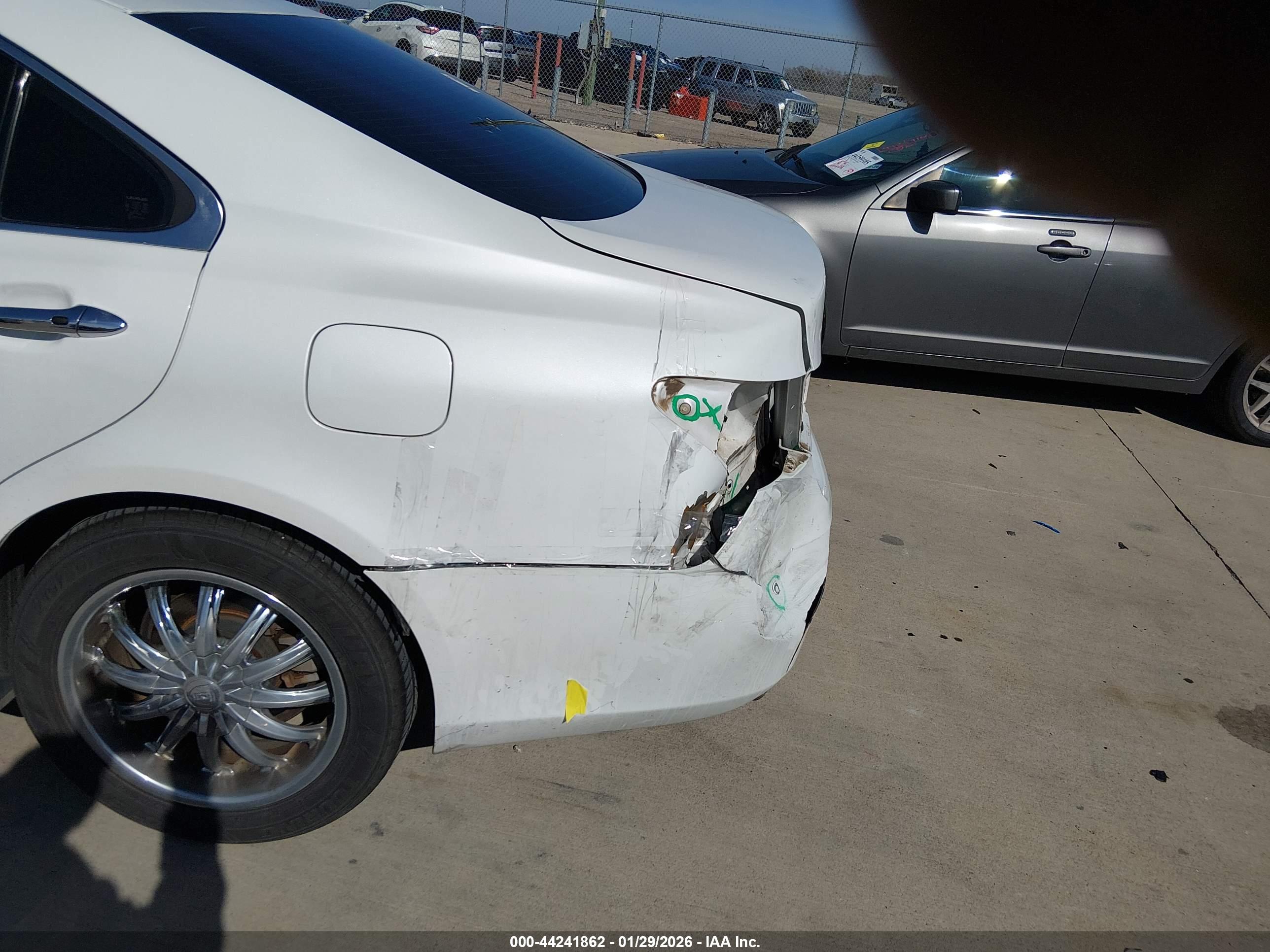 LEXUS ES image 6