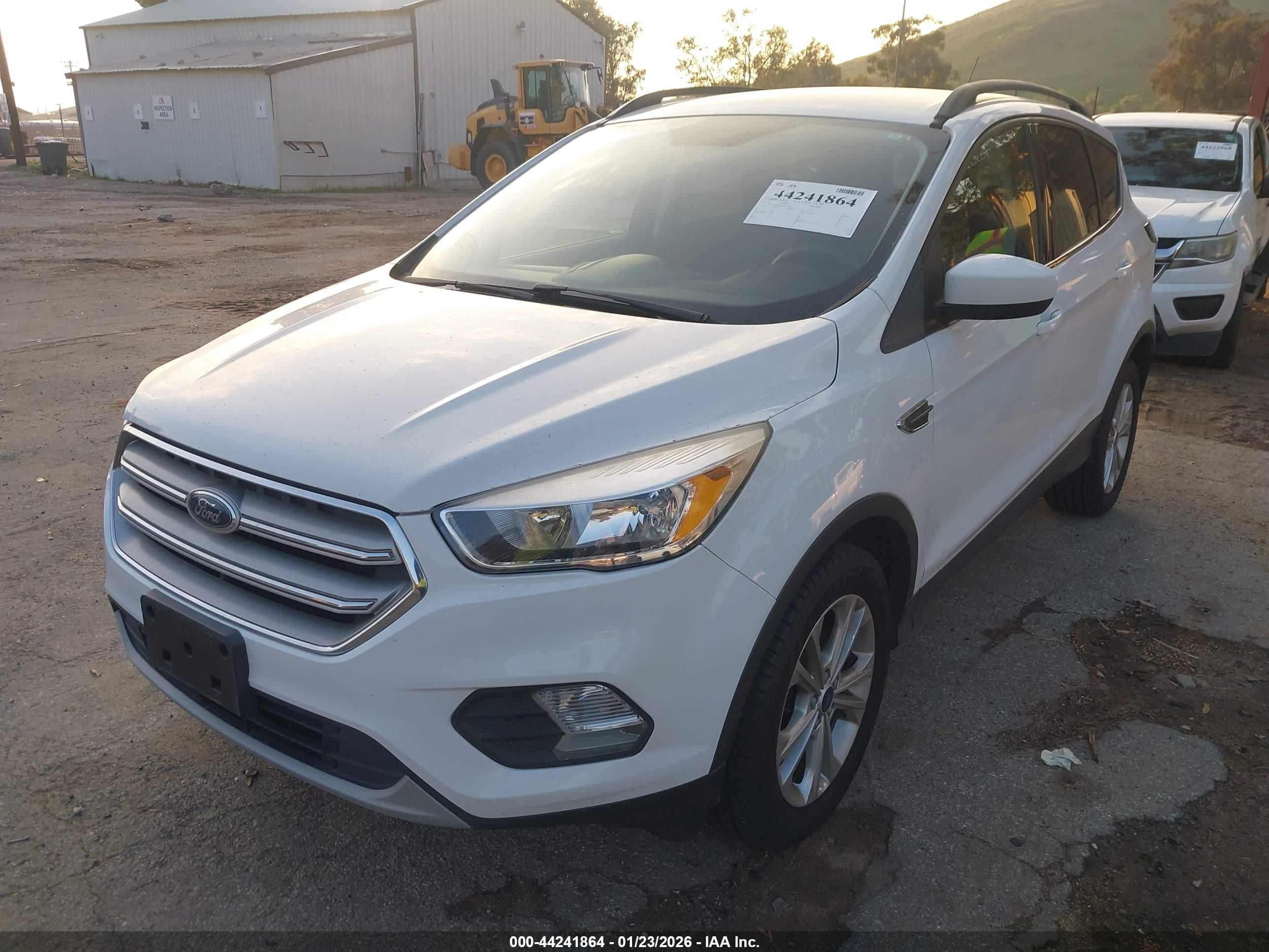 FORD ESCAPE image 2