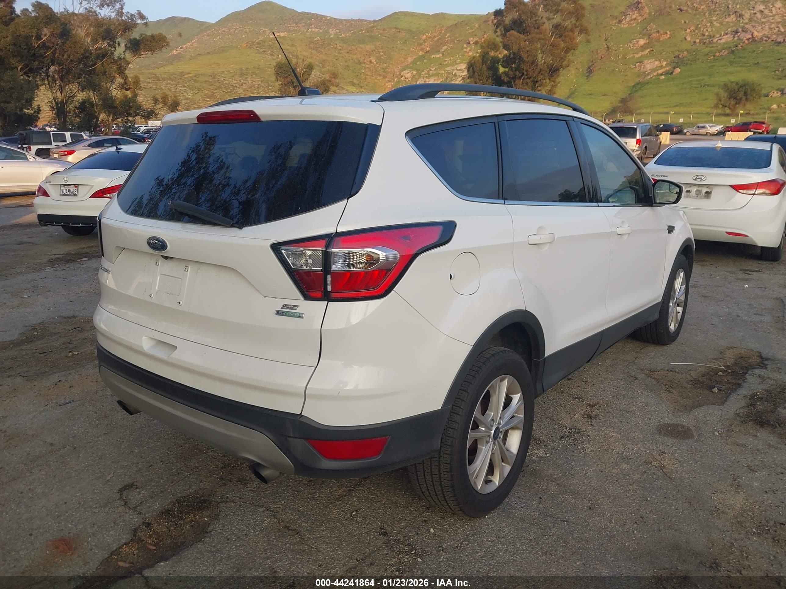 FORD ESCAPE image 4