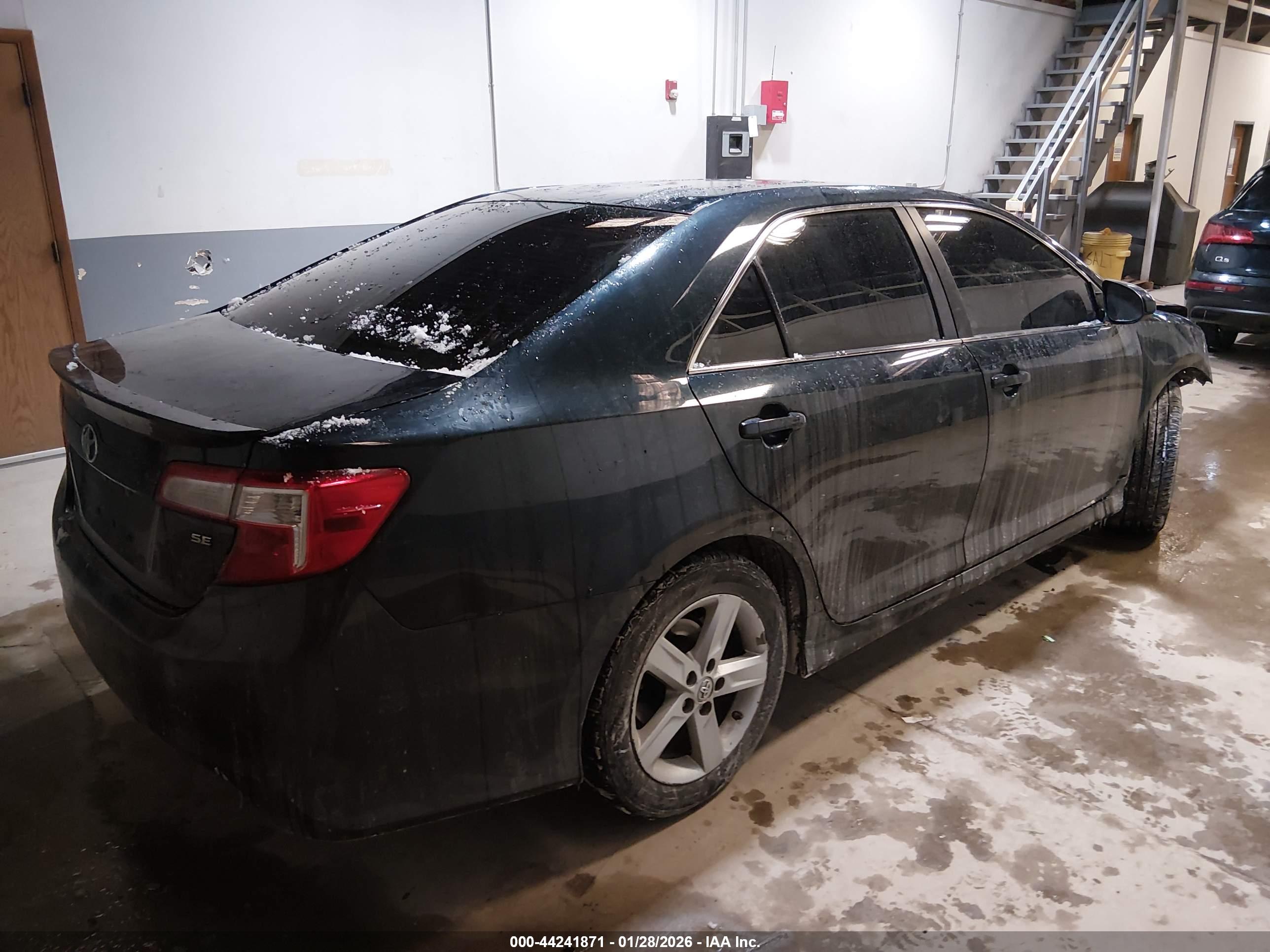 TOYOTA CAMRY image 4