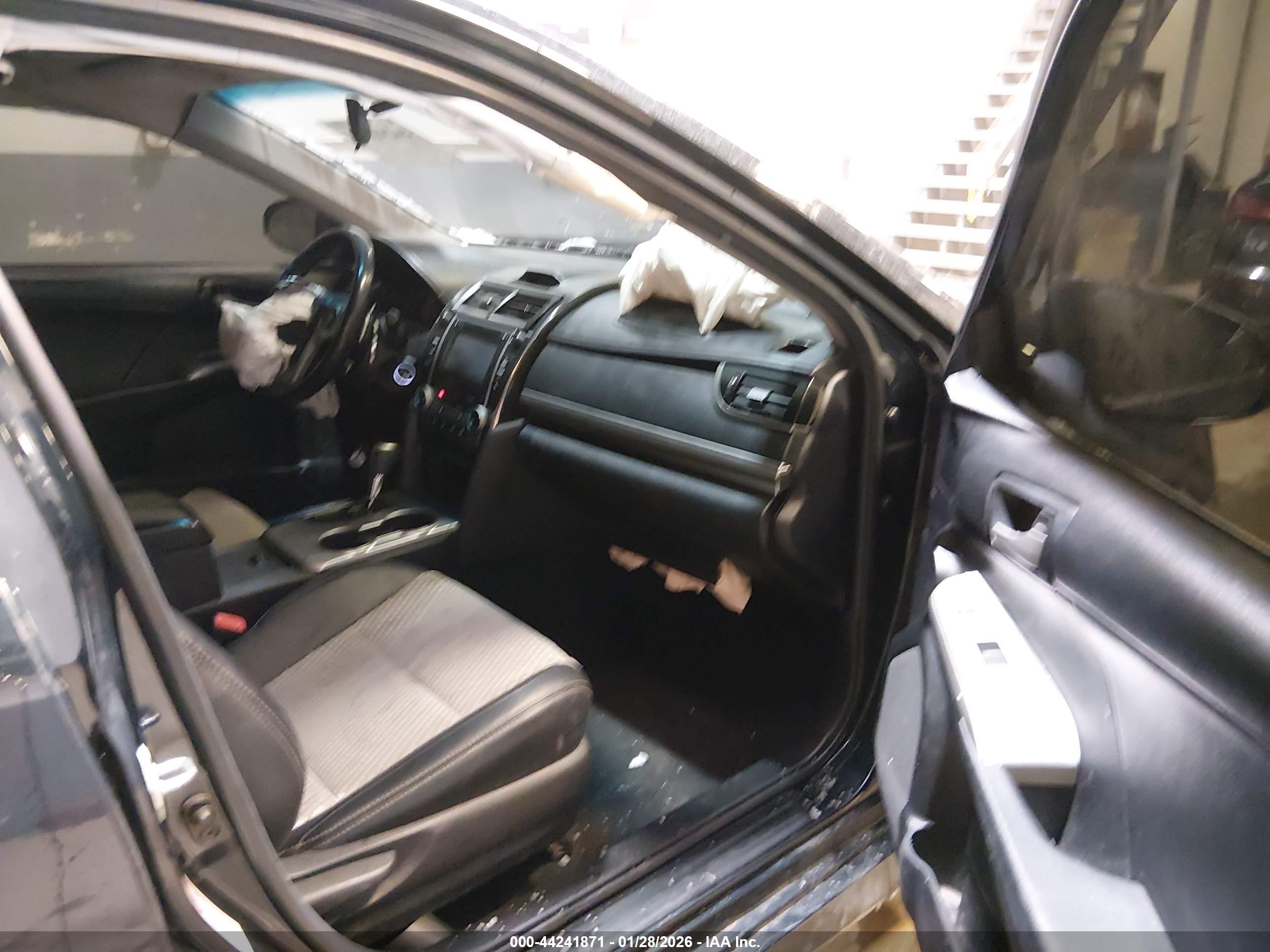TOYOTA CAMRY image 5