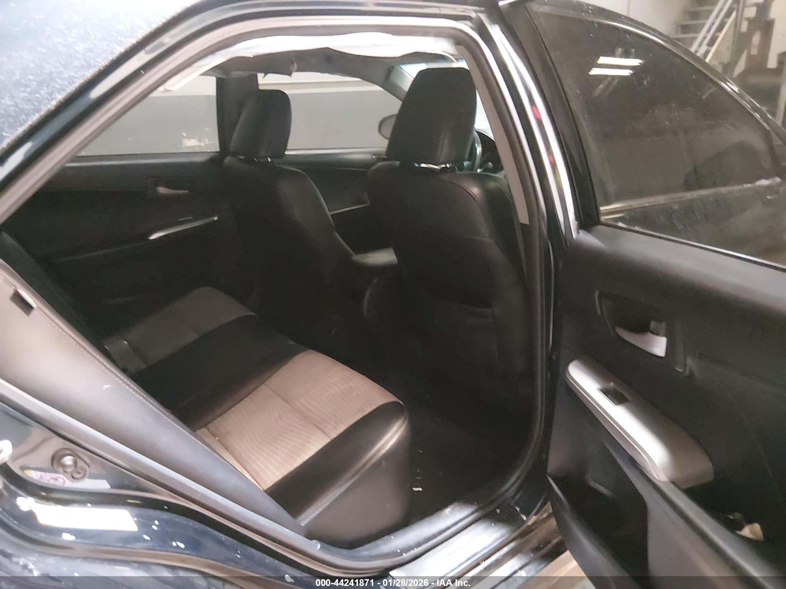 TOYOTA CAMRY image 8