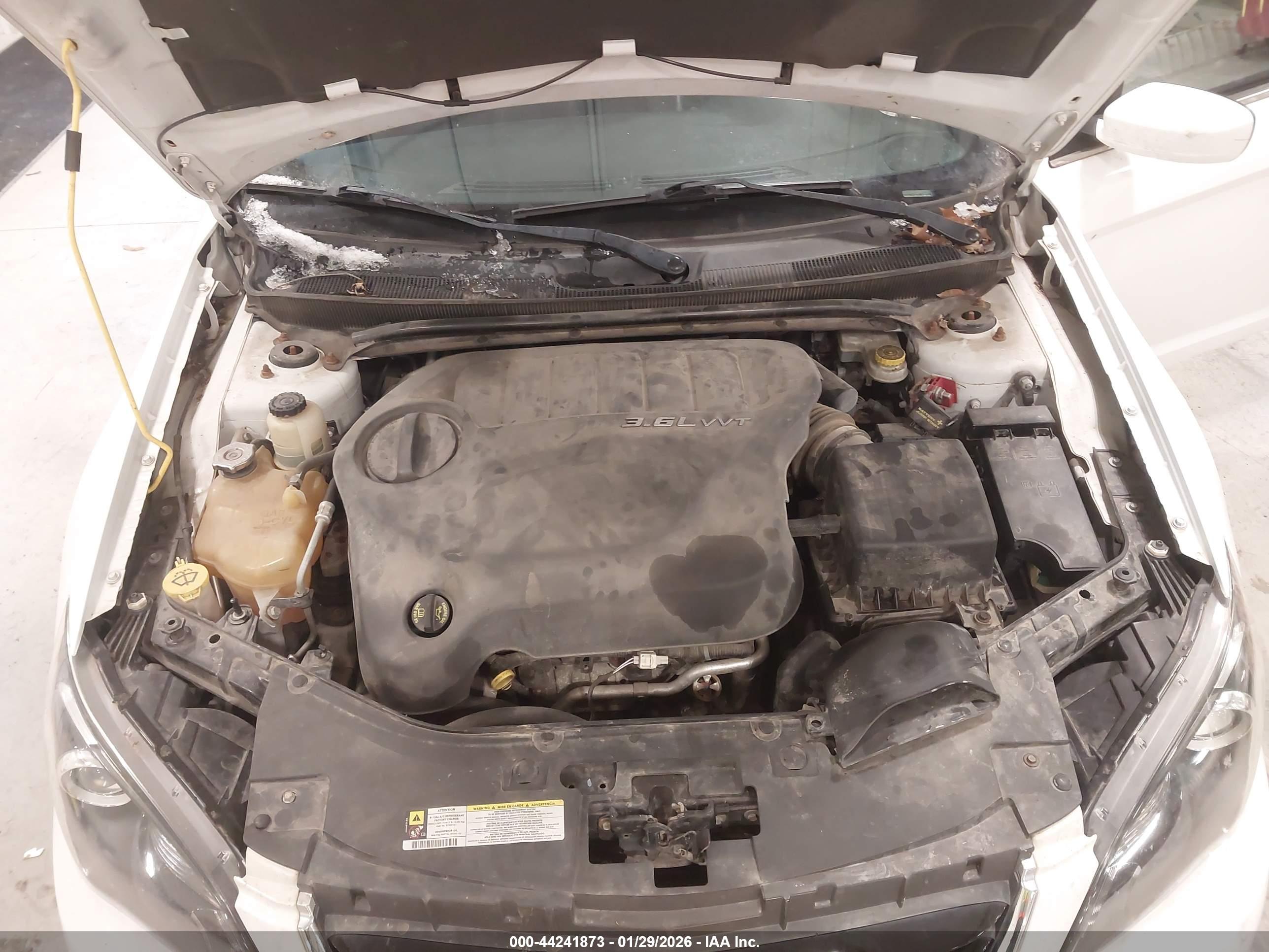 CHRYSLER 200 image 10