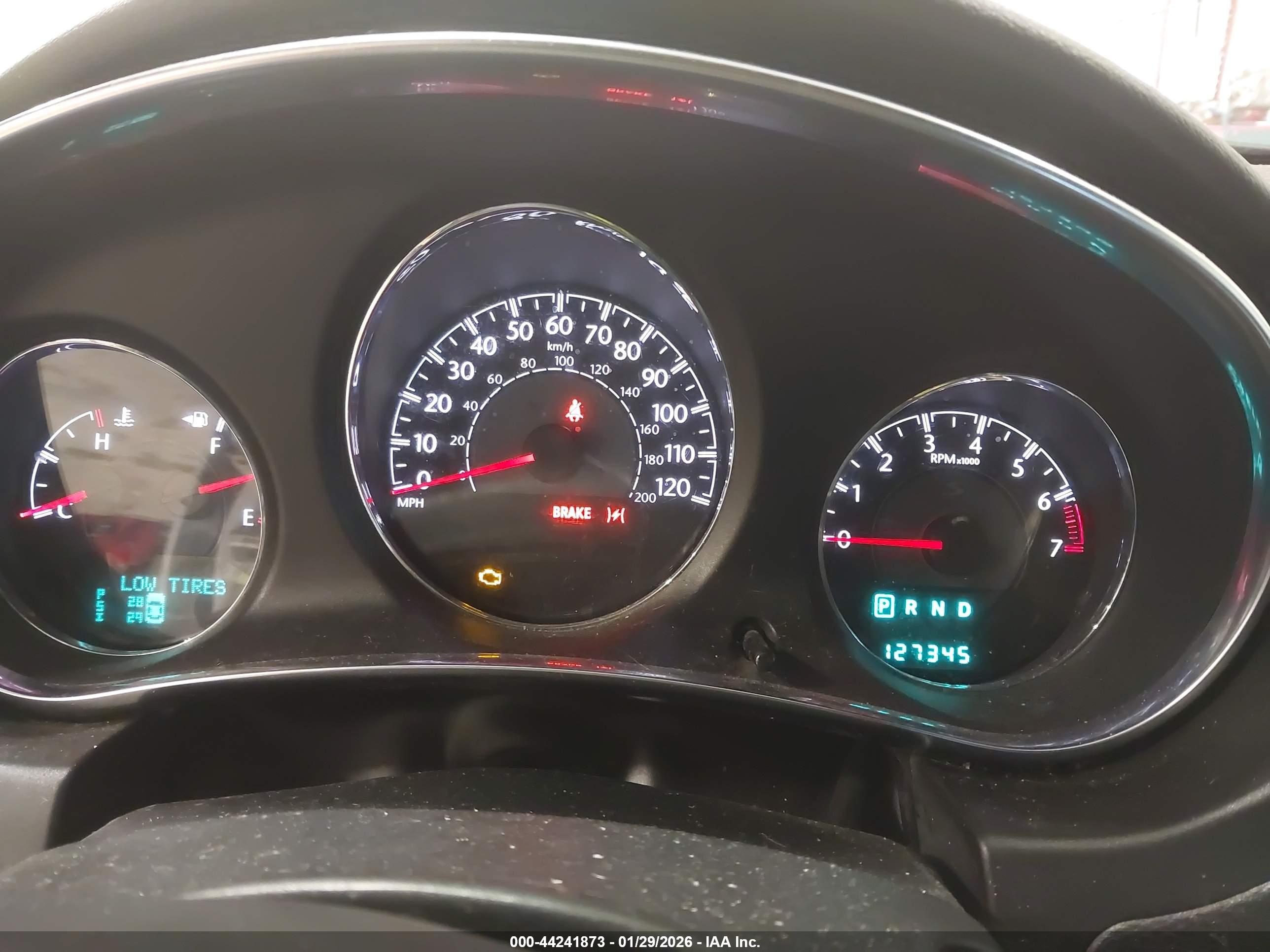 CHRYSLER 200 image 7