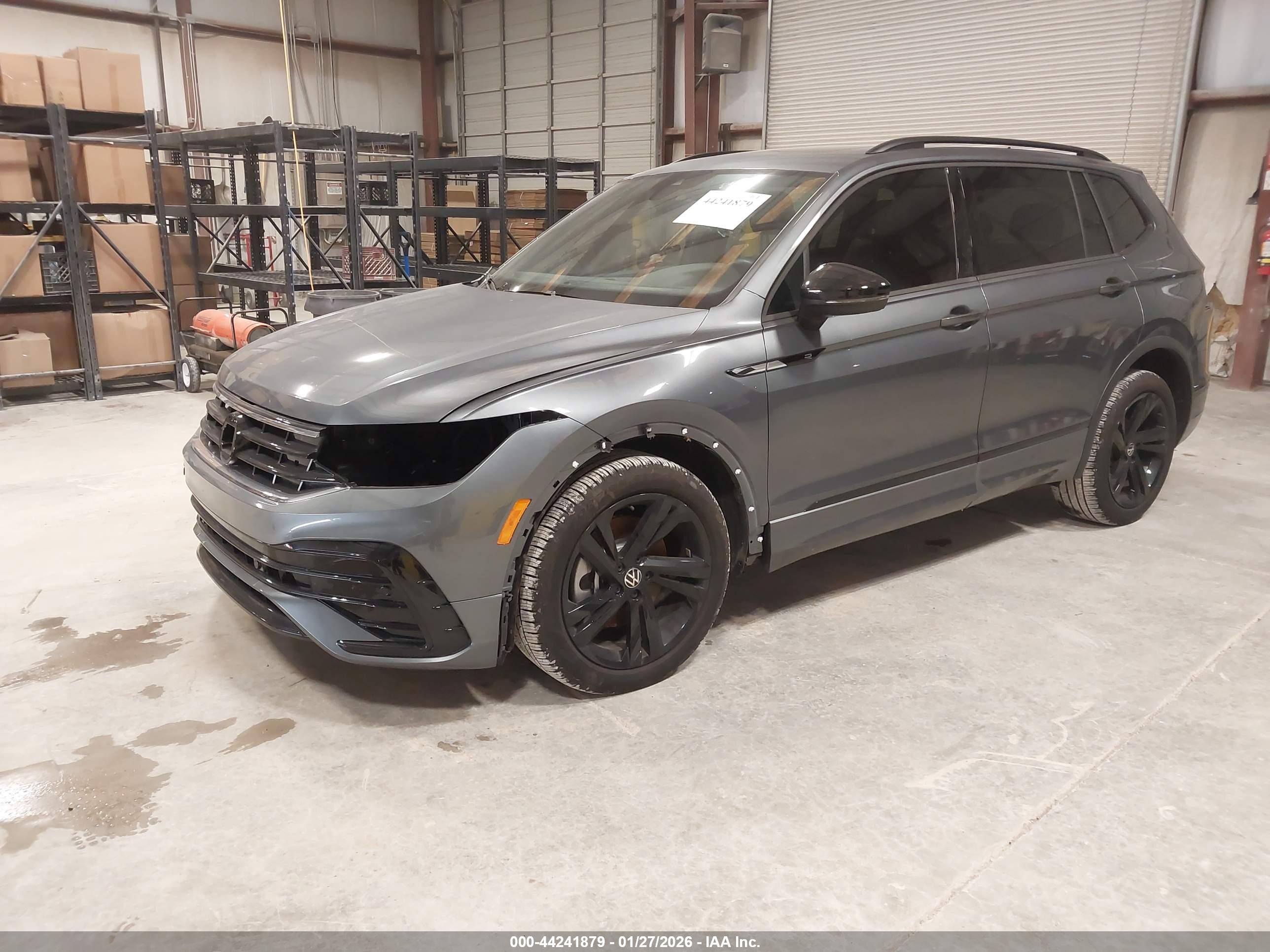 VOLKSWAGEN TIGUAN image 2
