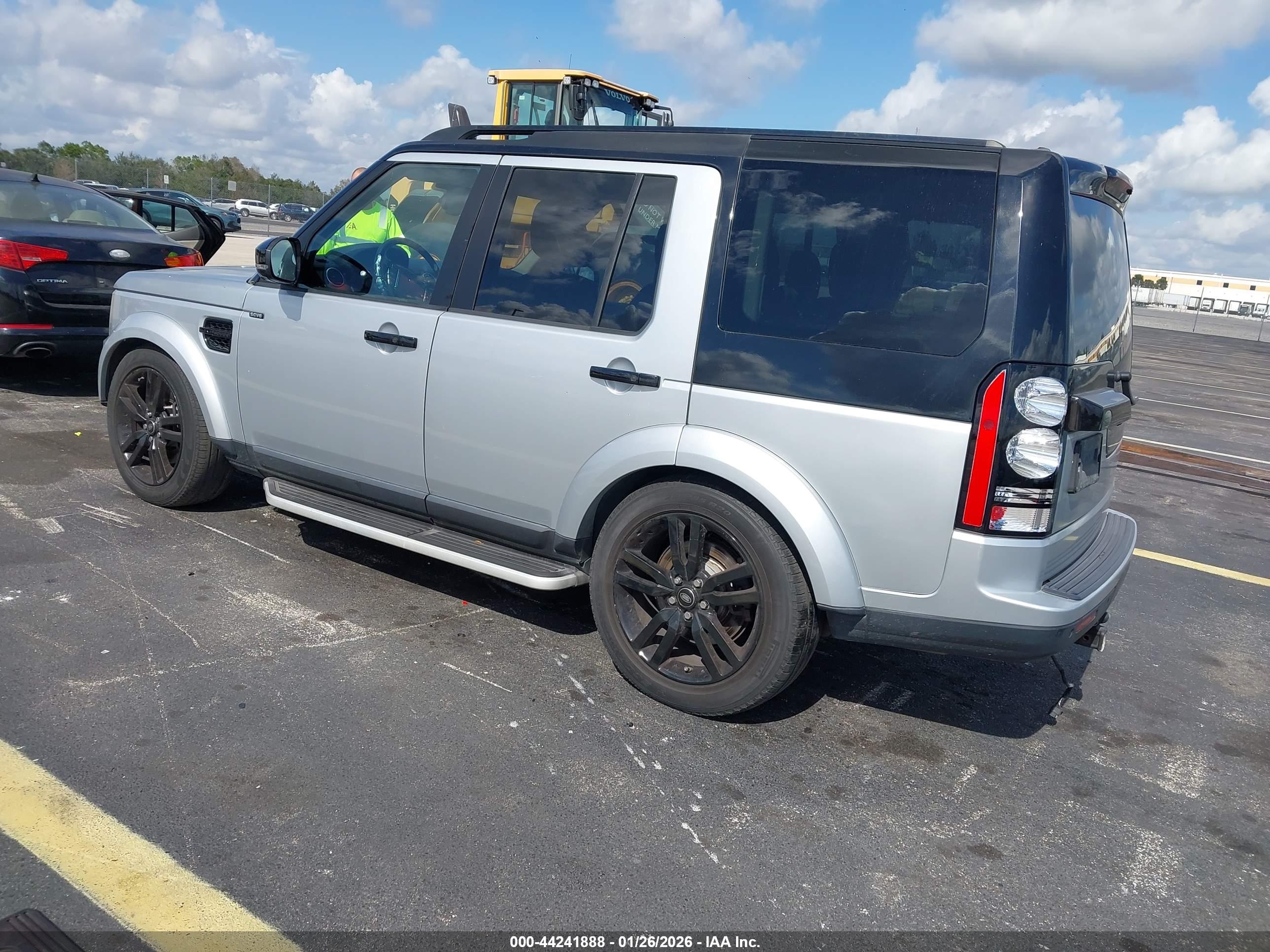 LAND ROVER image 3