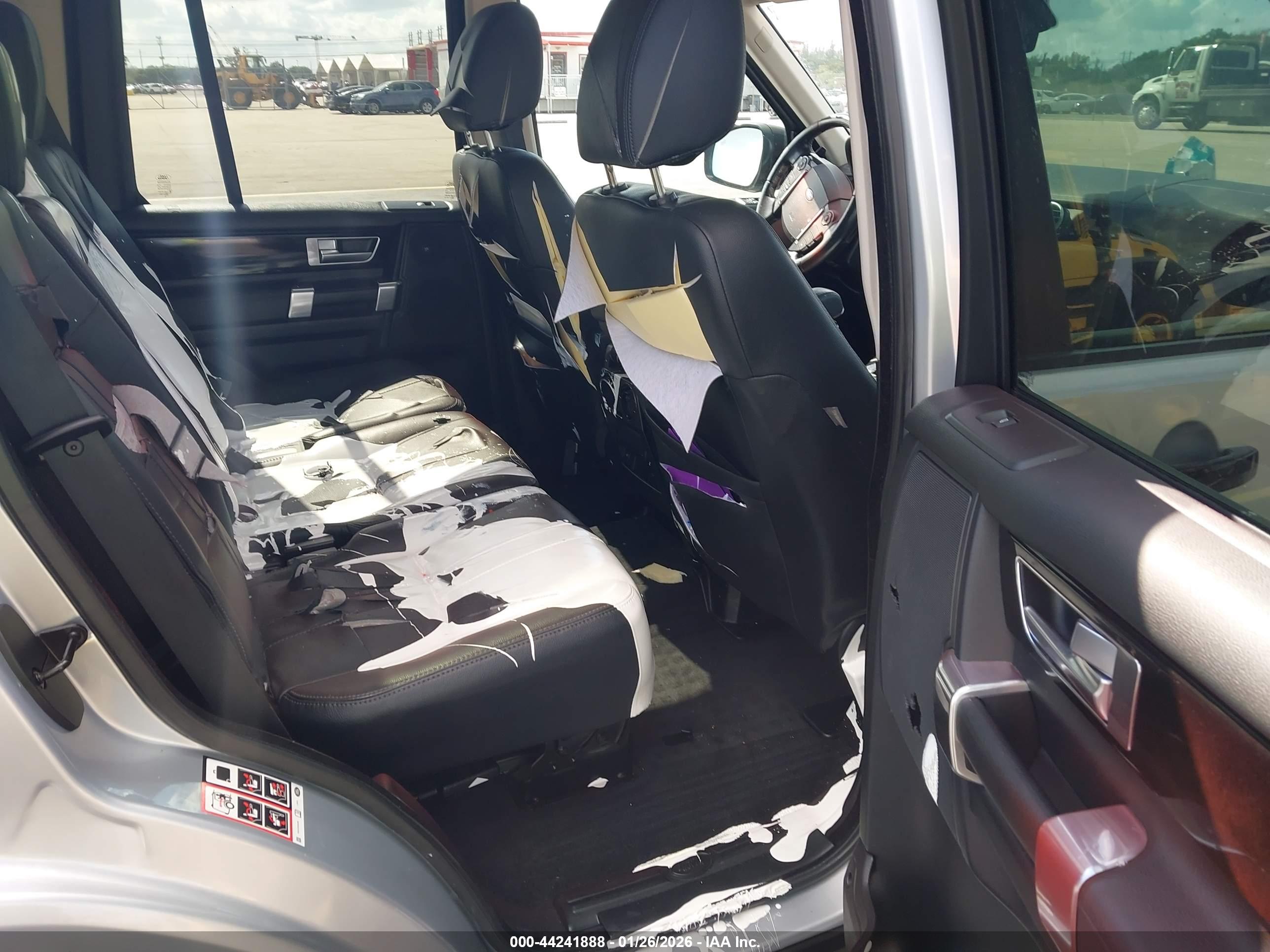 LAND ROVER image 8