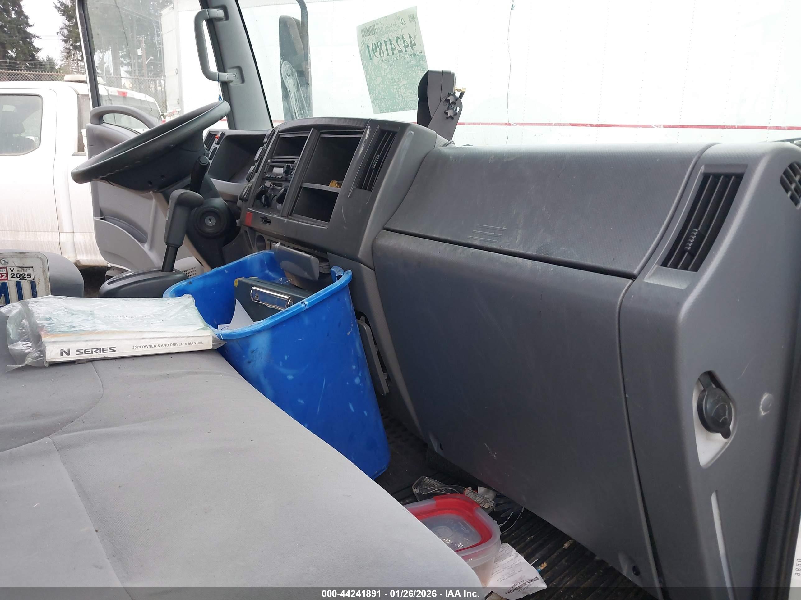 ISUZU NPR image 8