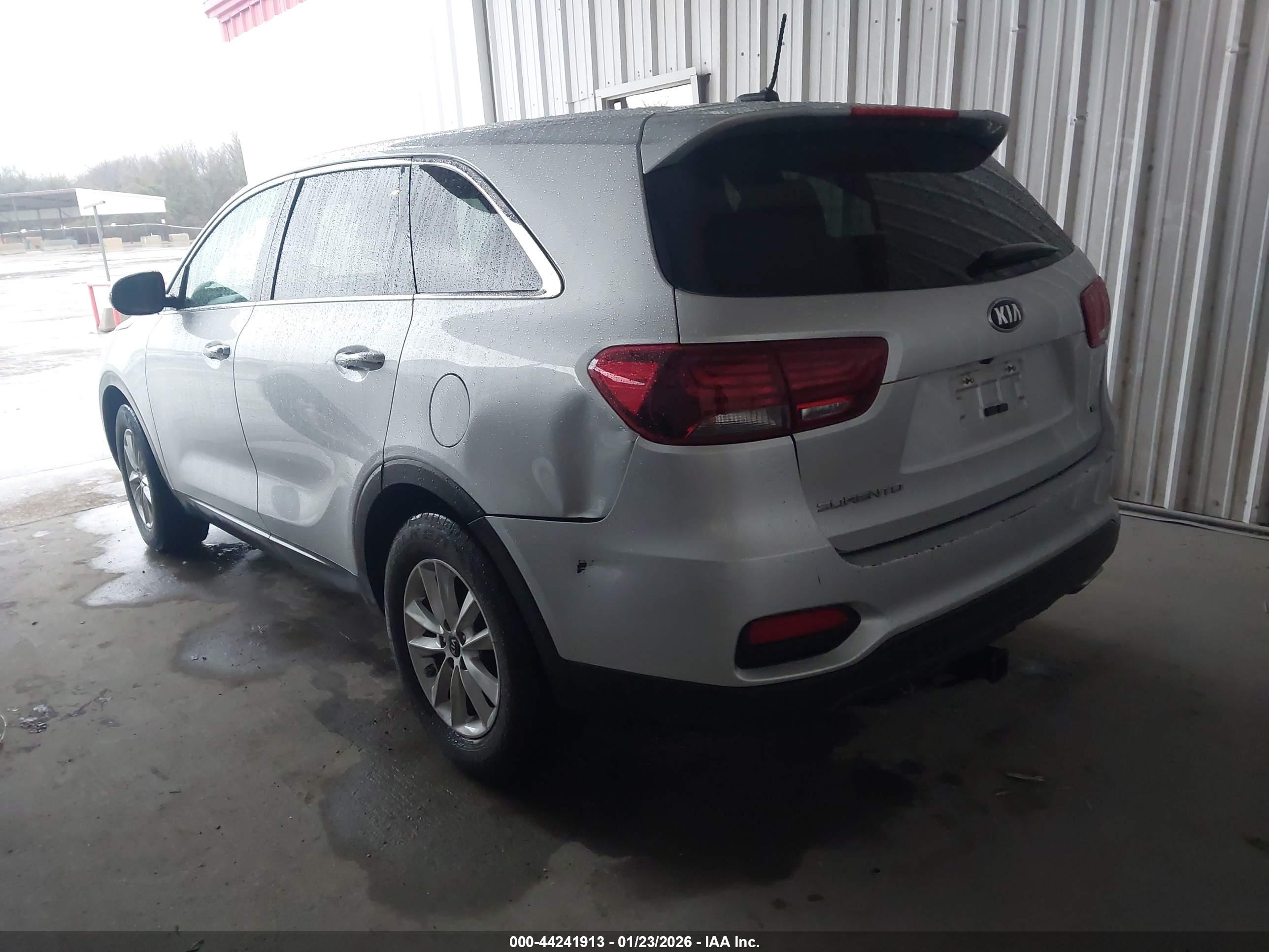 KIA SORENTO image 3