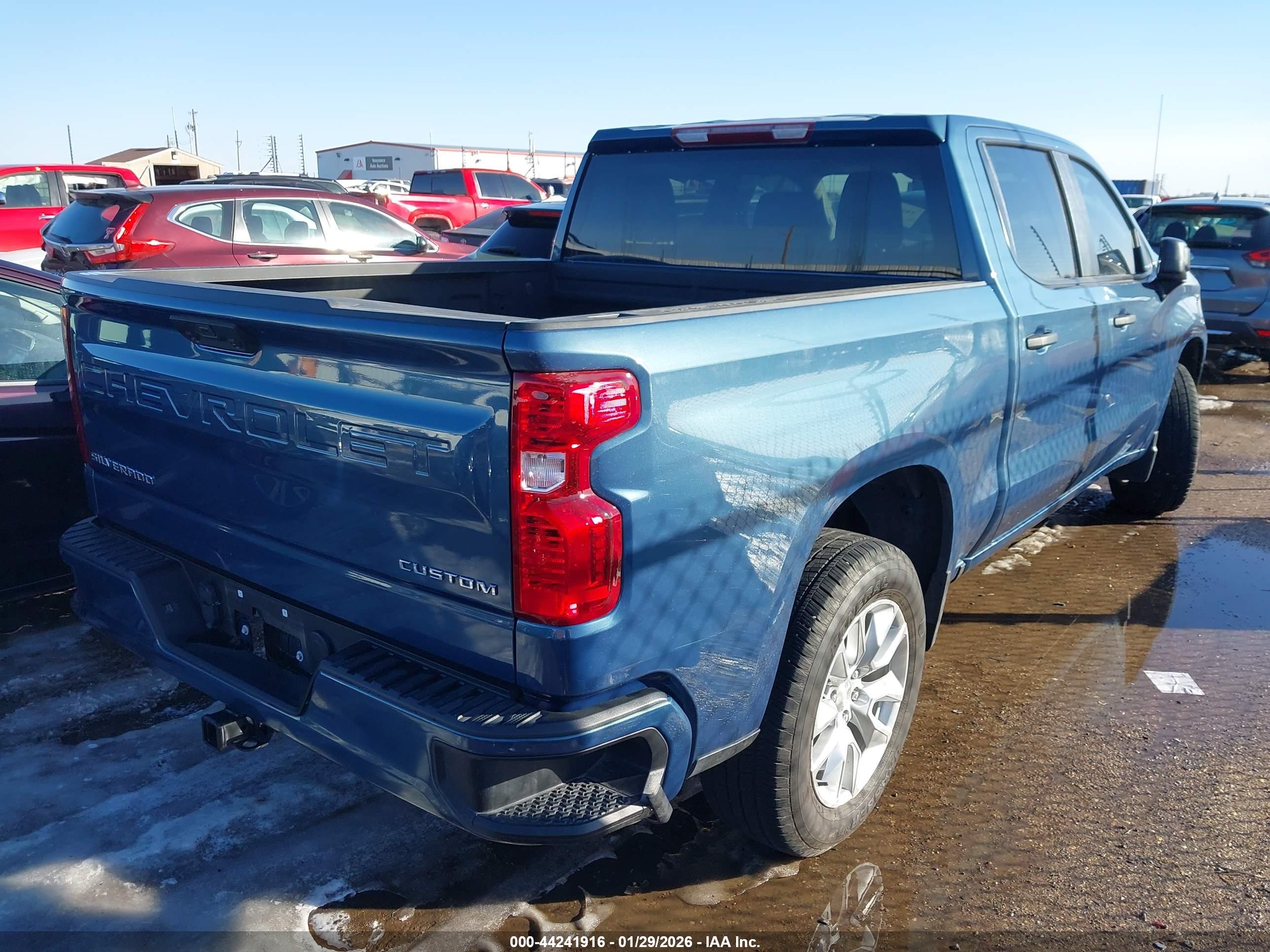 CHEVROLET SILVERADO image 4