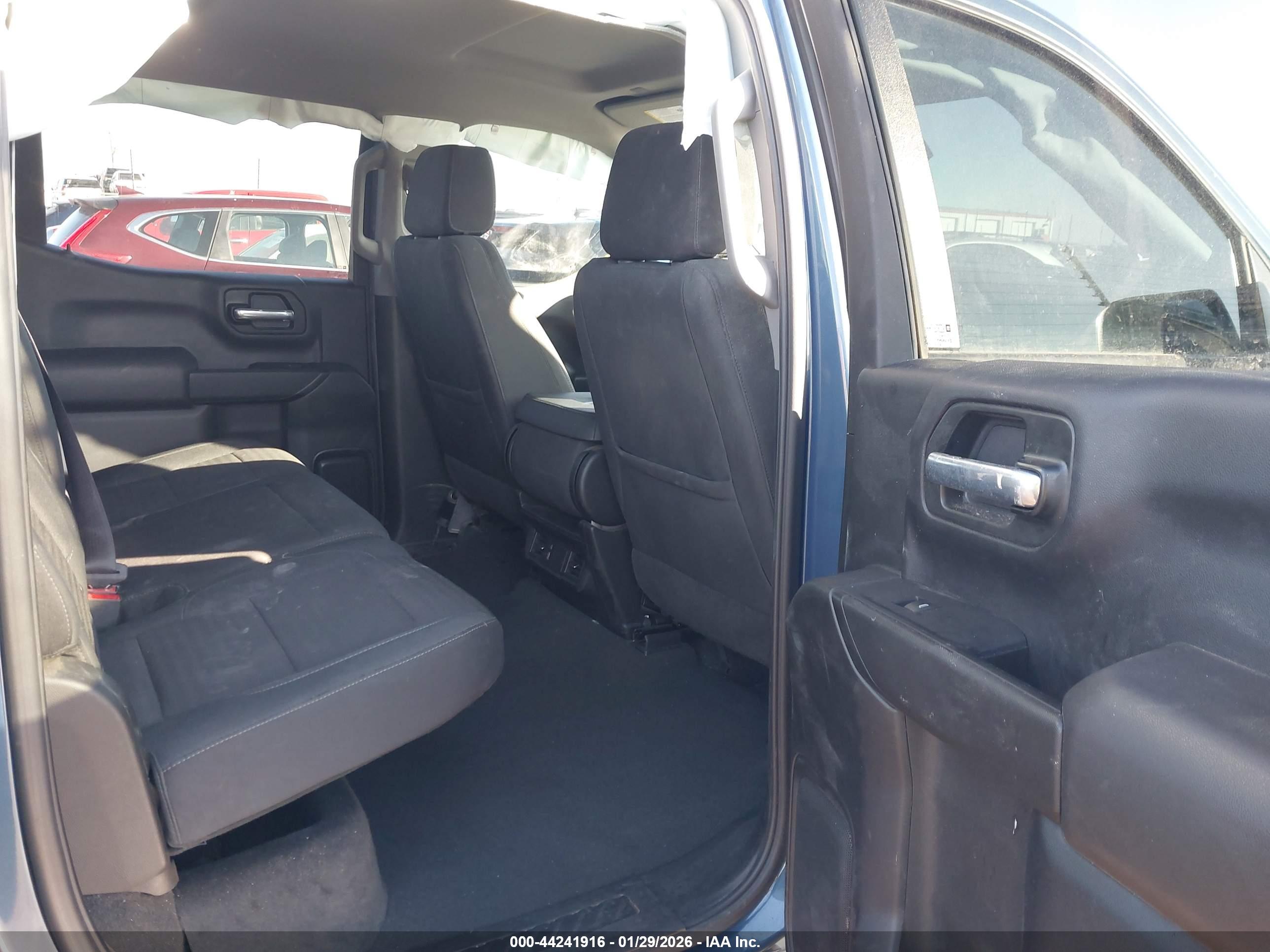 CHEVROLET SILVERADO image 8
