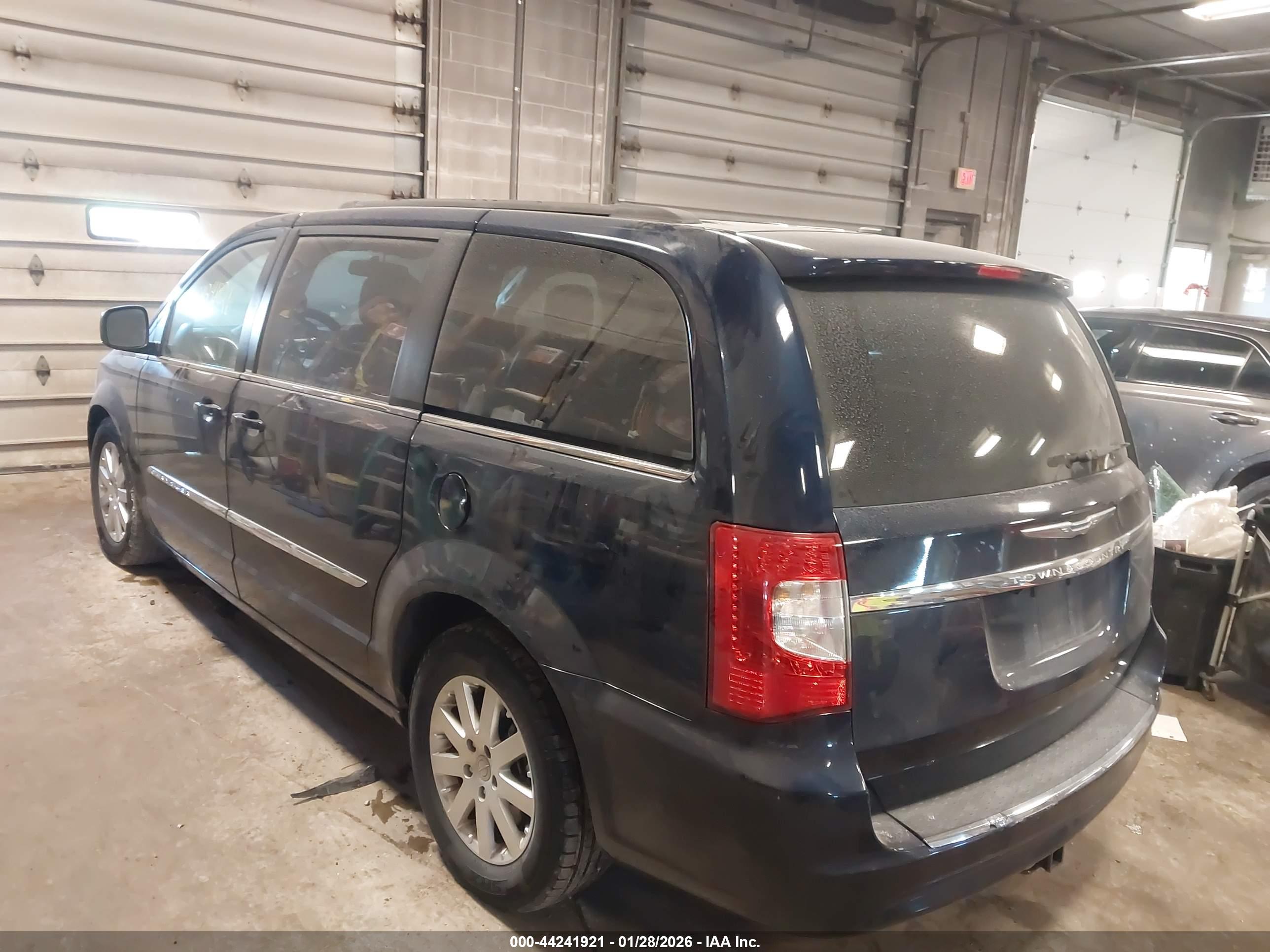CHRYSLER TOWN image 3