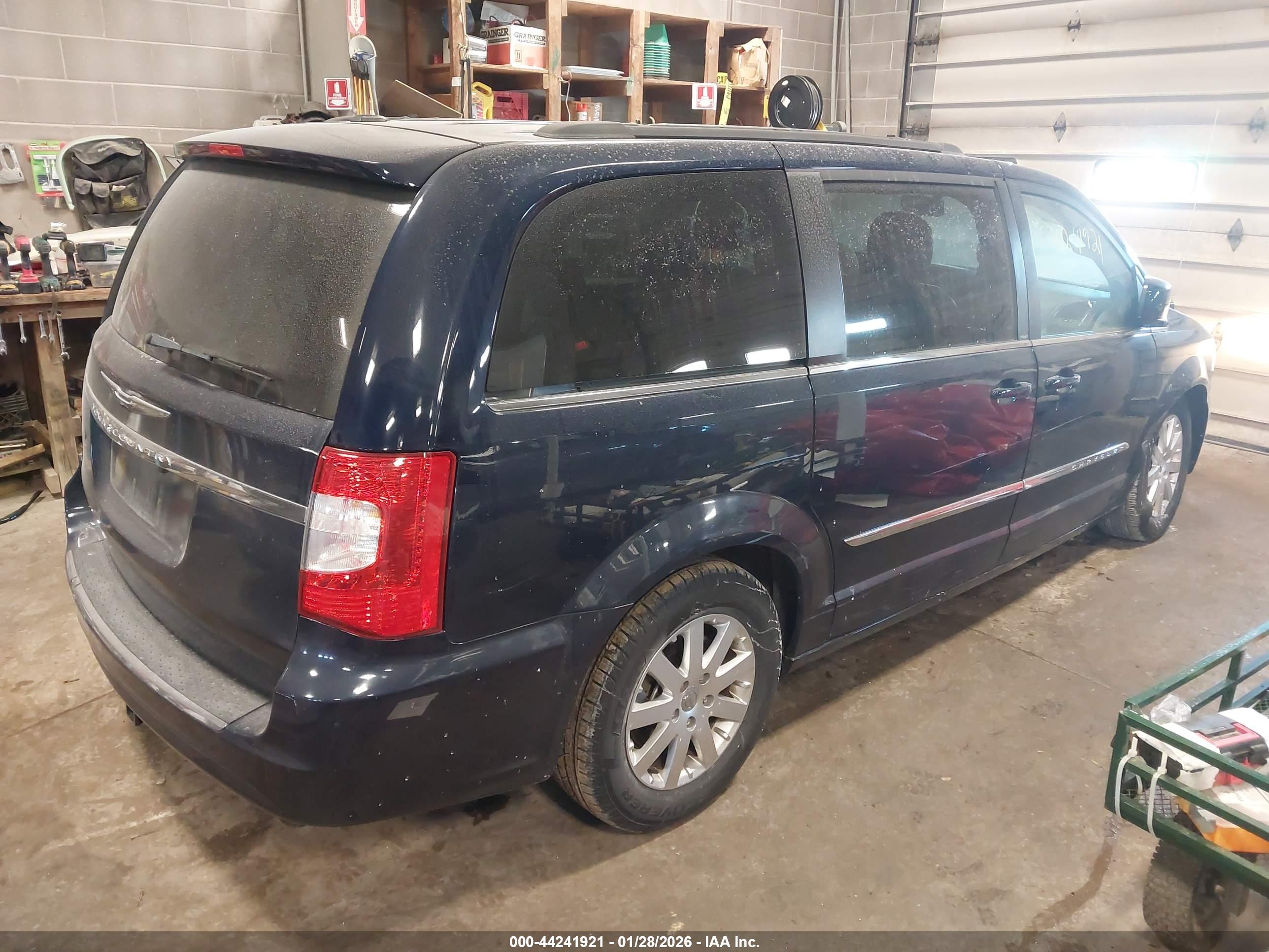CHRYSLER TOWN image 4