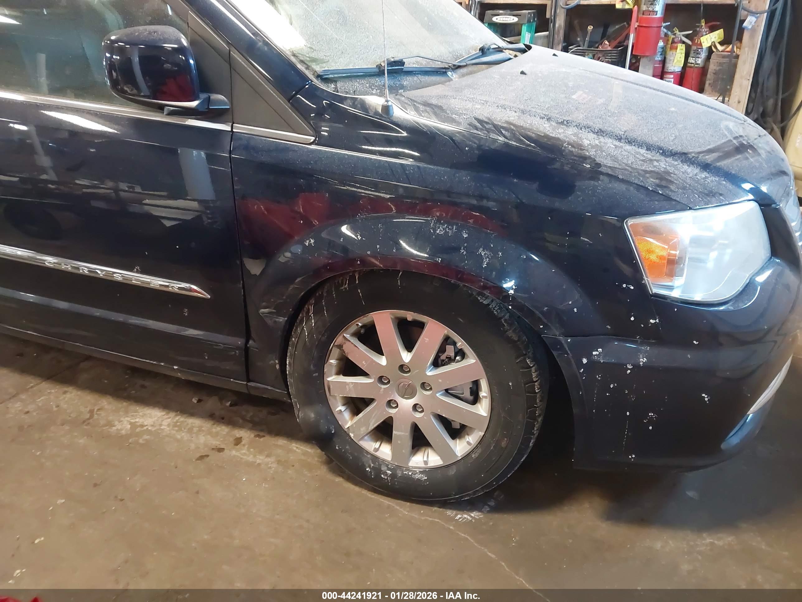 CHRYSLER TOWN image 6