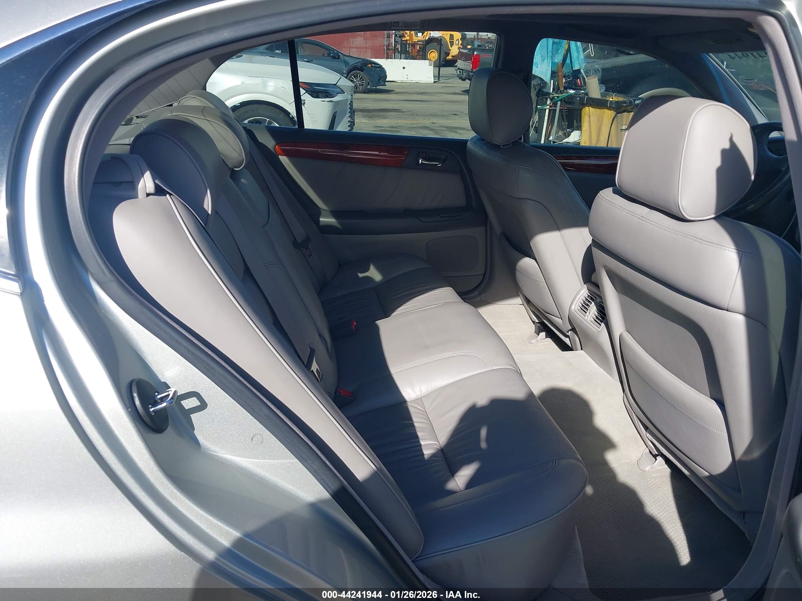 LEXUS GS image 8