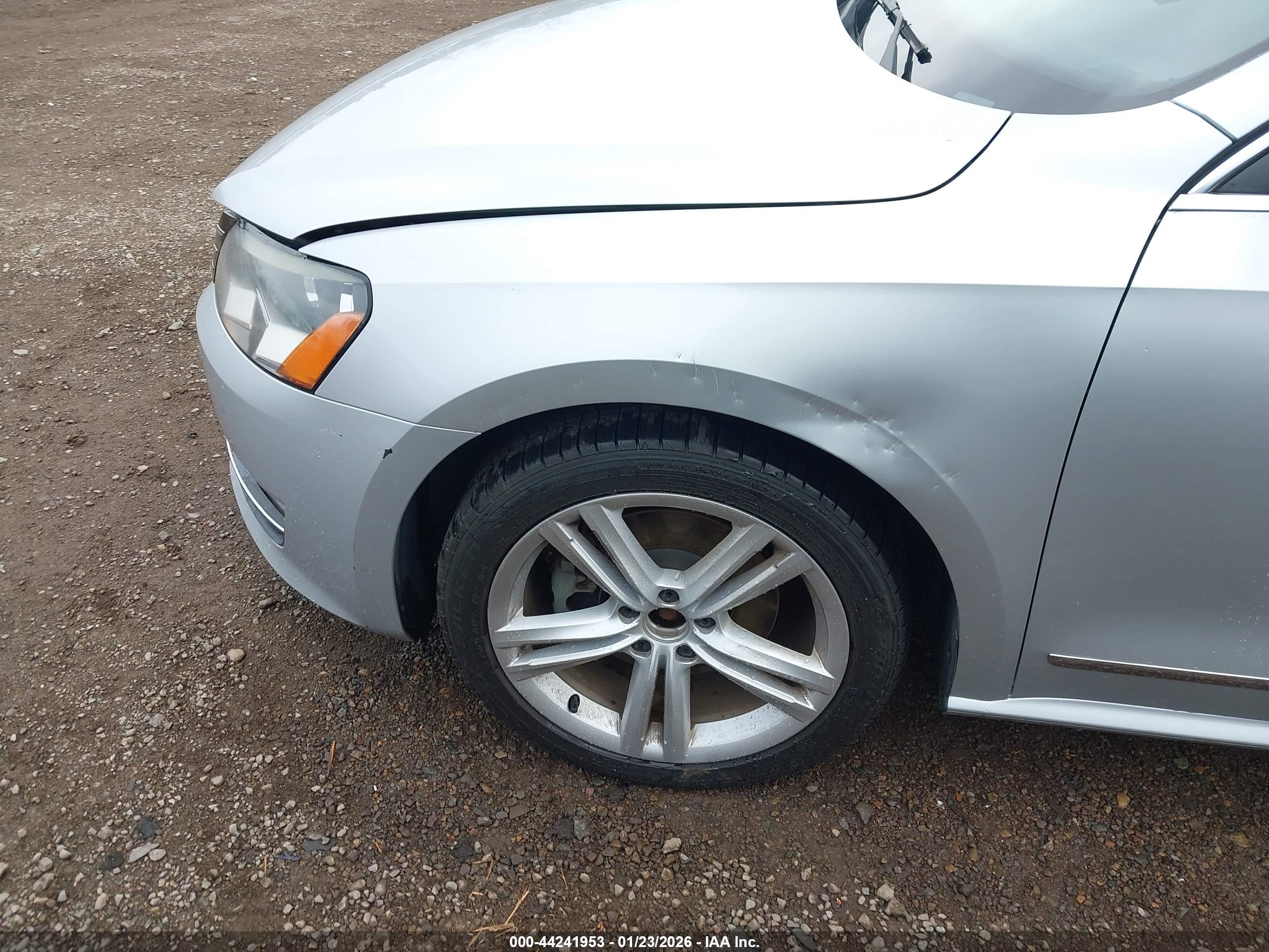 VOLKSWAGEN PASSAT image 6