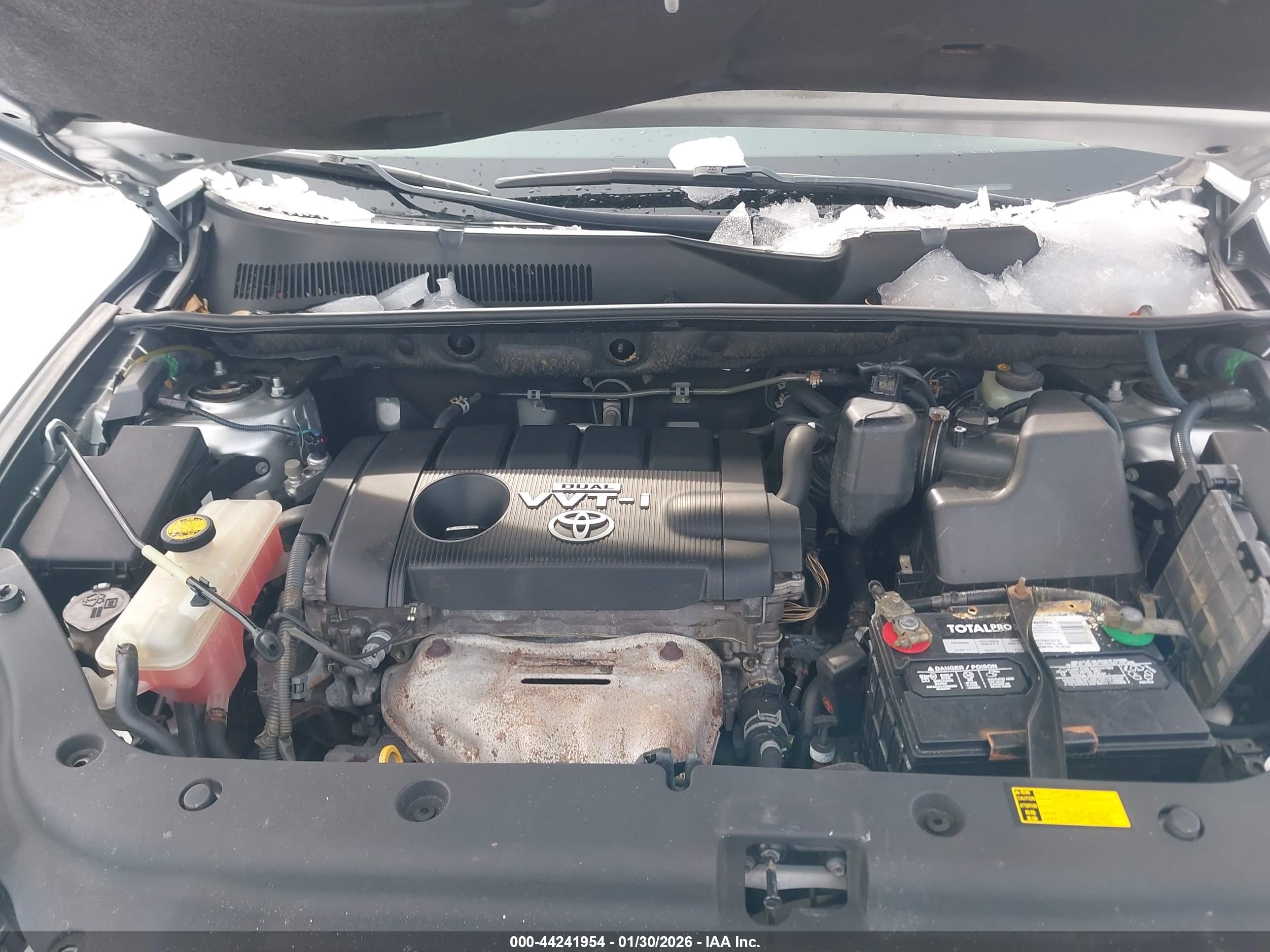 TOYOTA RAV4 image 10