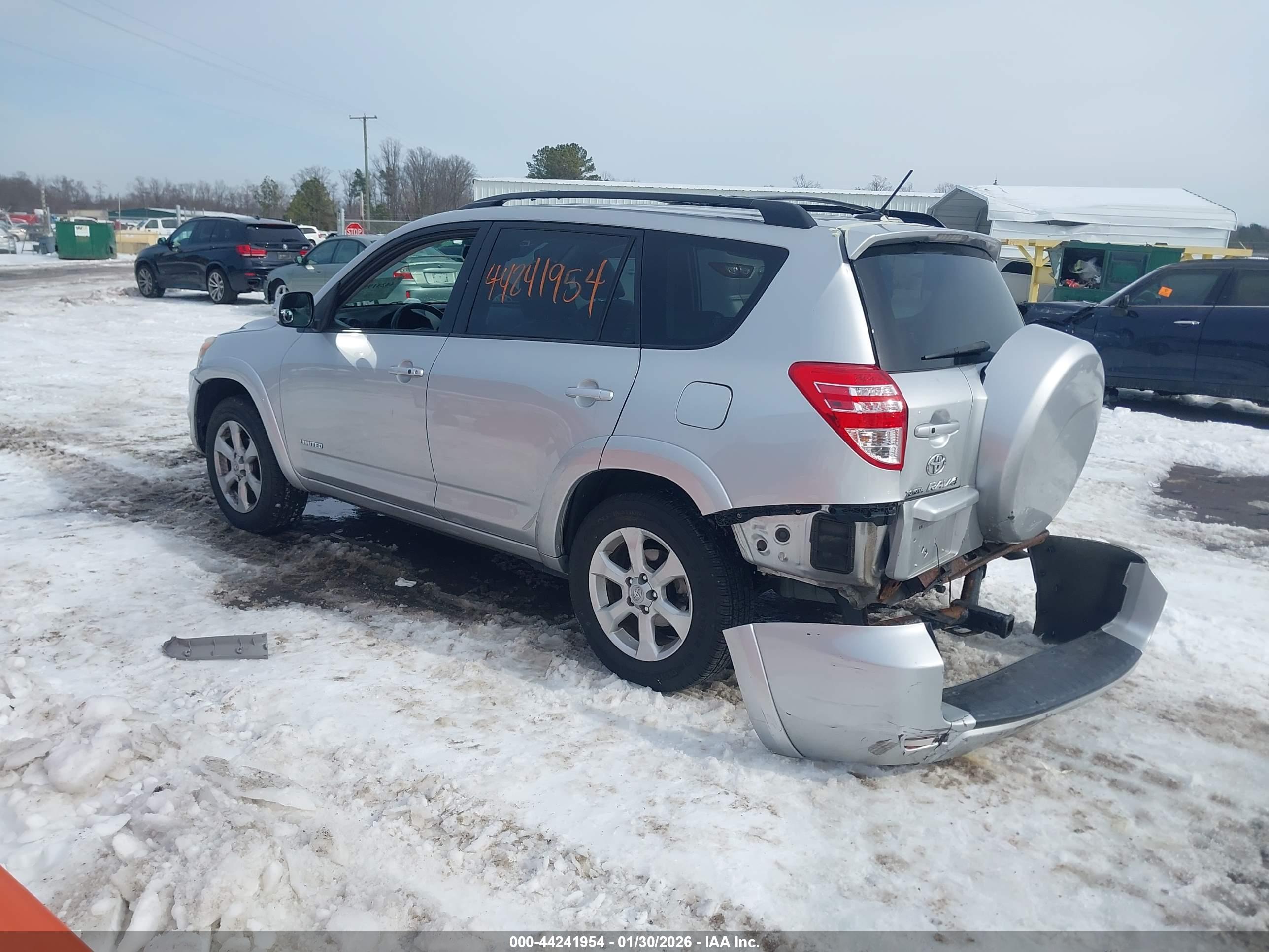 TOYOTA RAV4 image 3