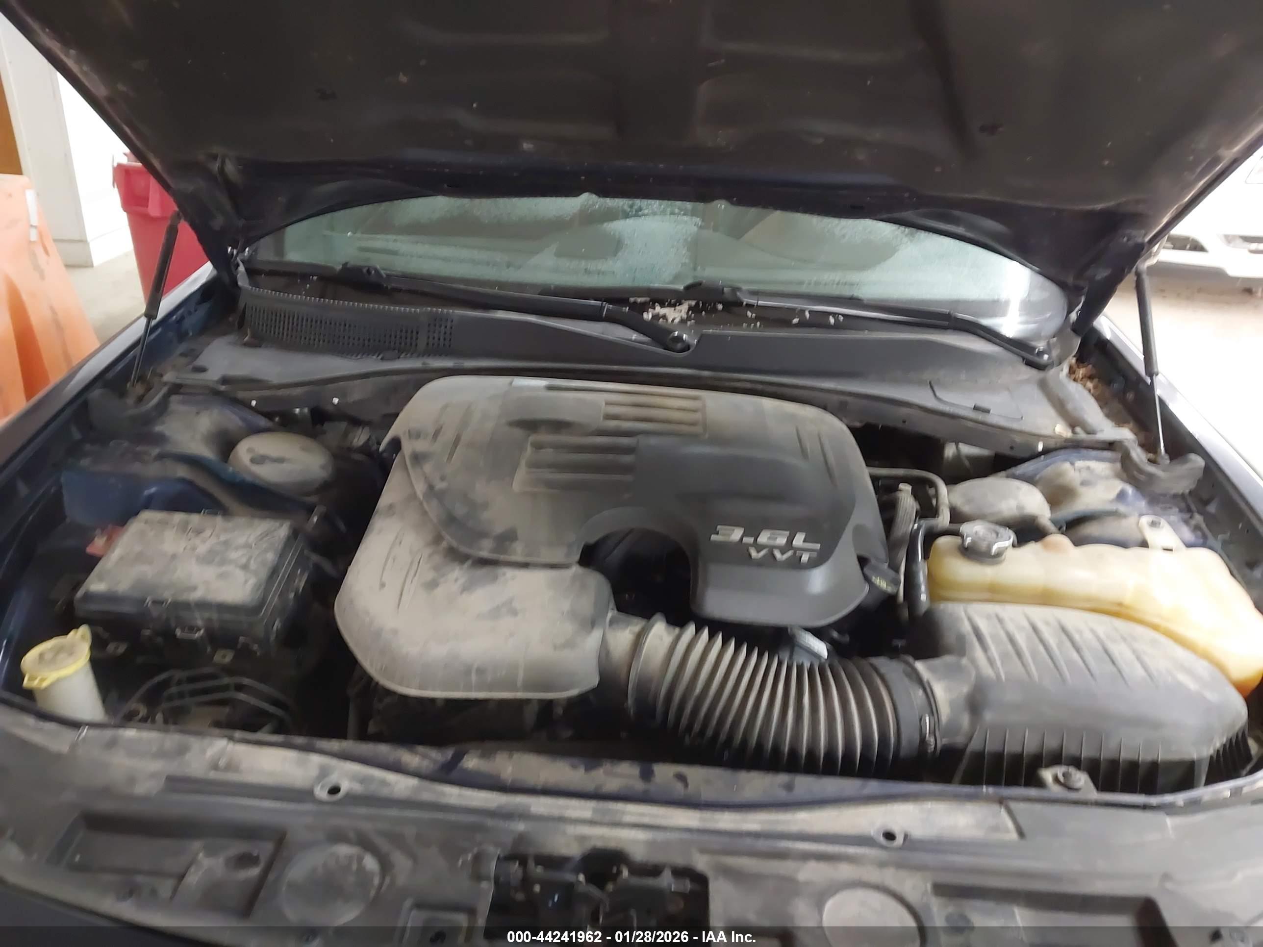 CHRYSLER 300 image 10
