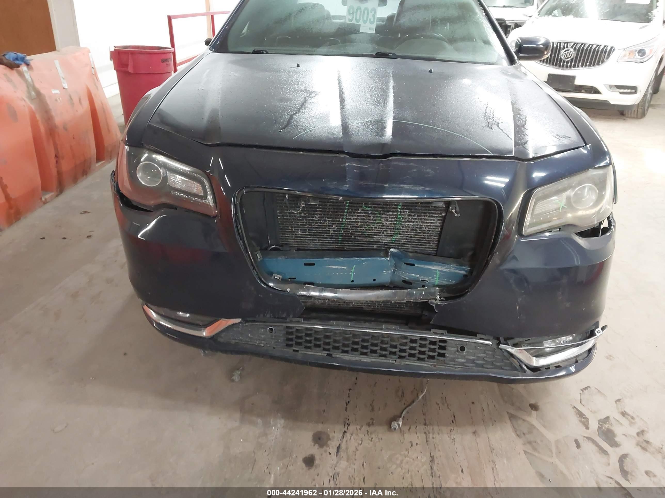 CHRYSLER 300 image 6