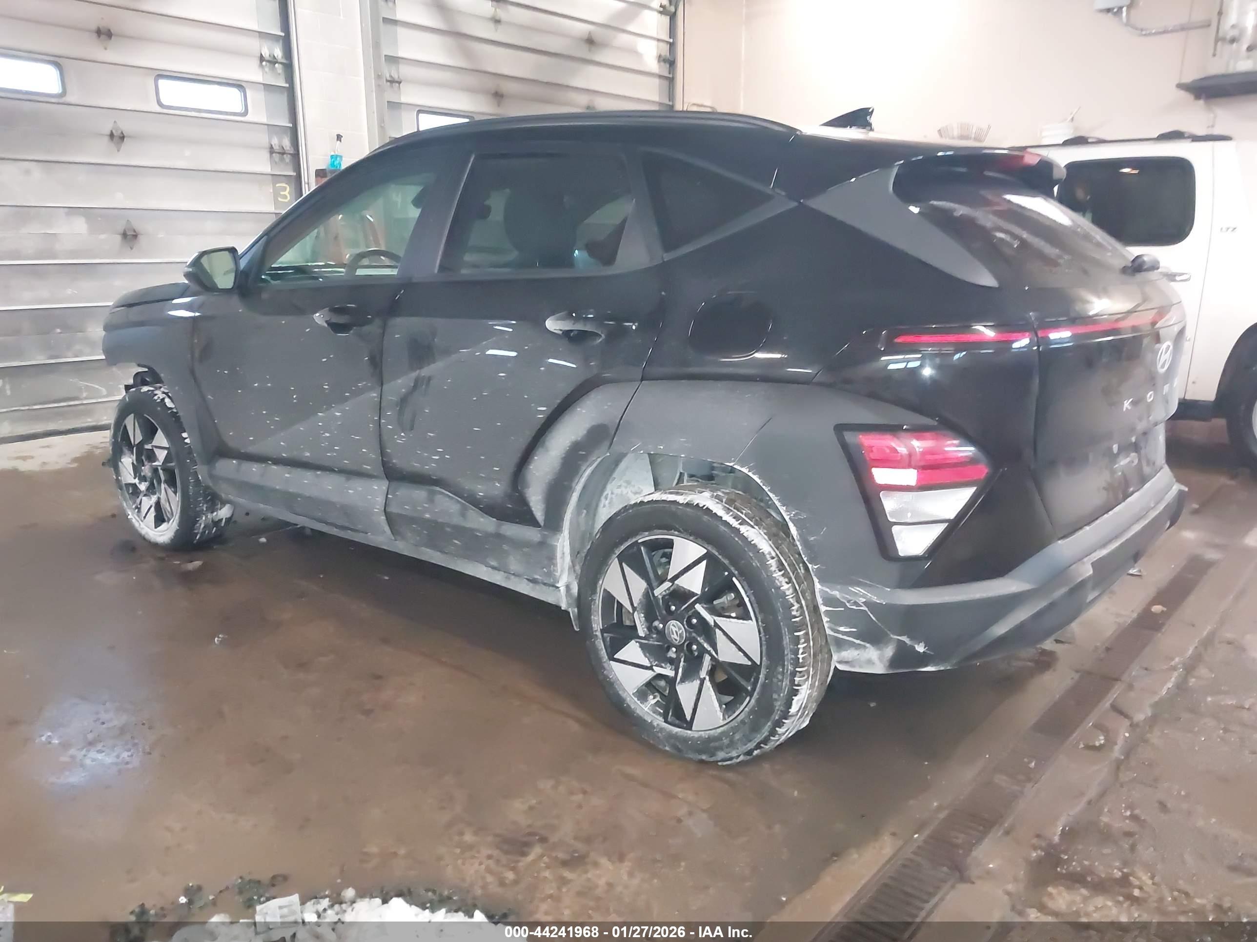 HYUNDAI KONA image 3