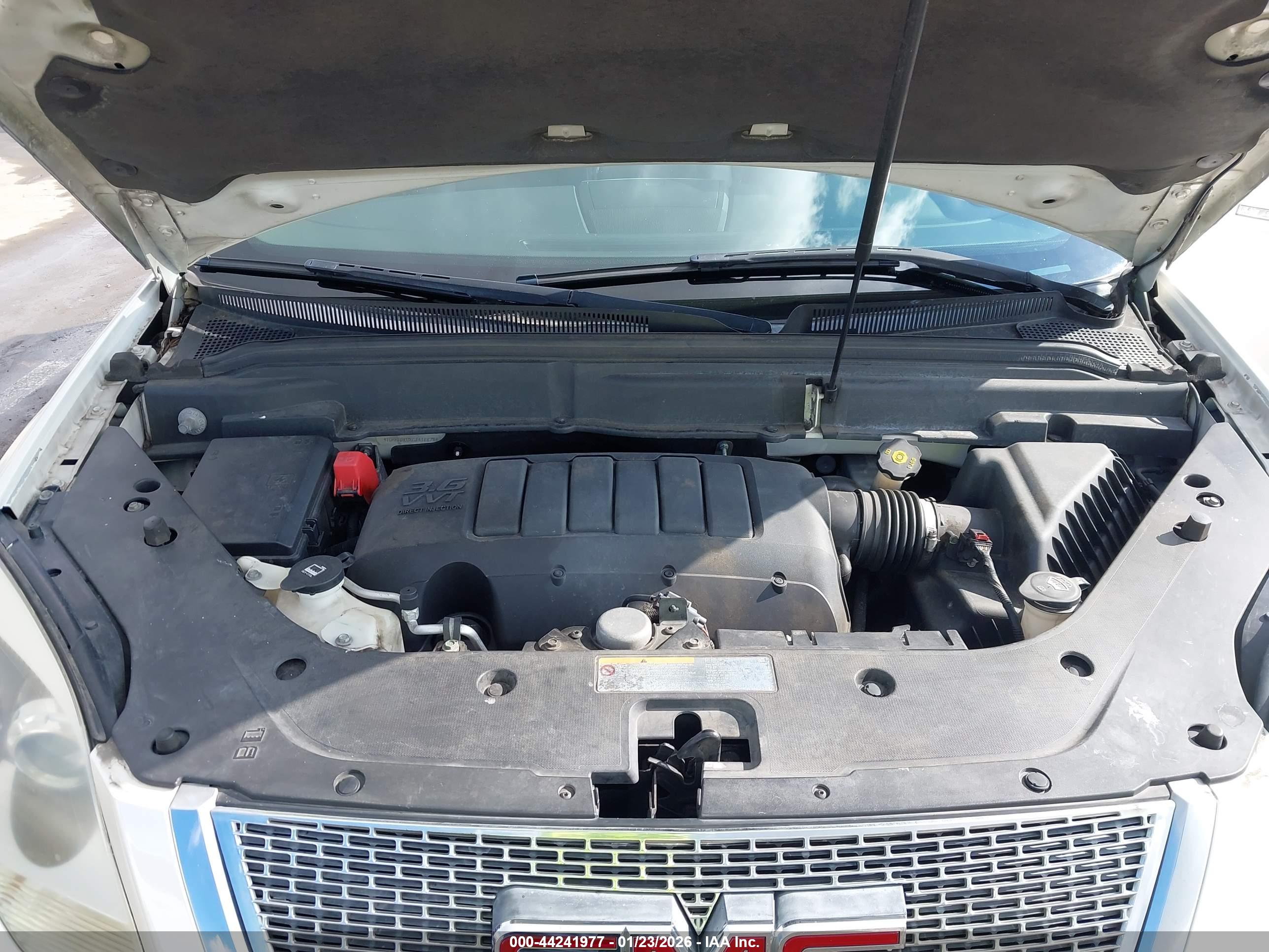 GMC ACADIA image 10