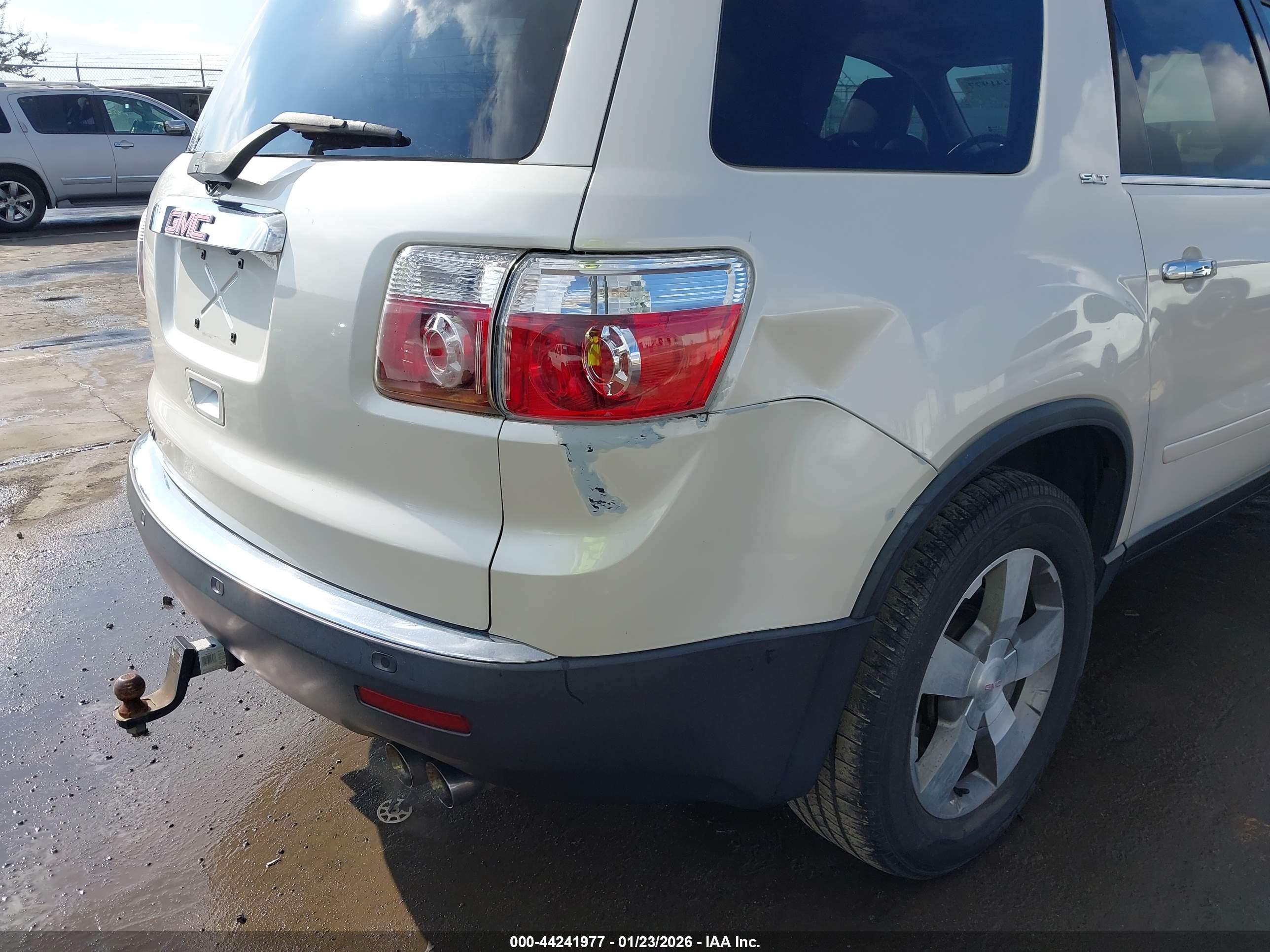 GMC ACADIA image 6