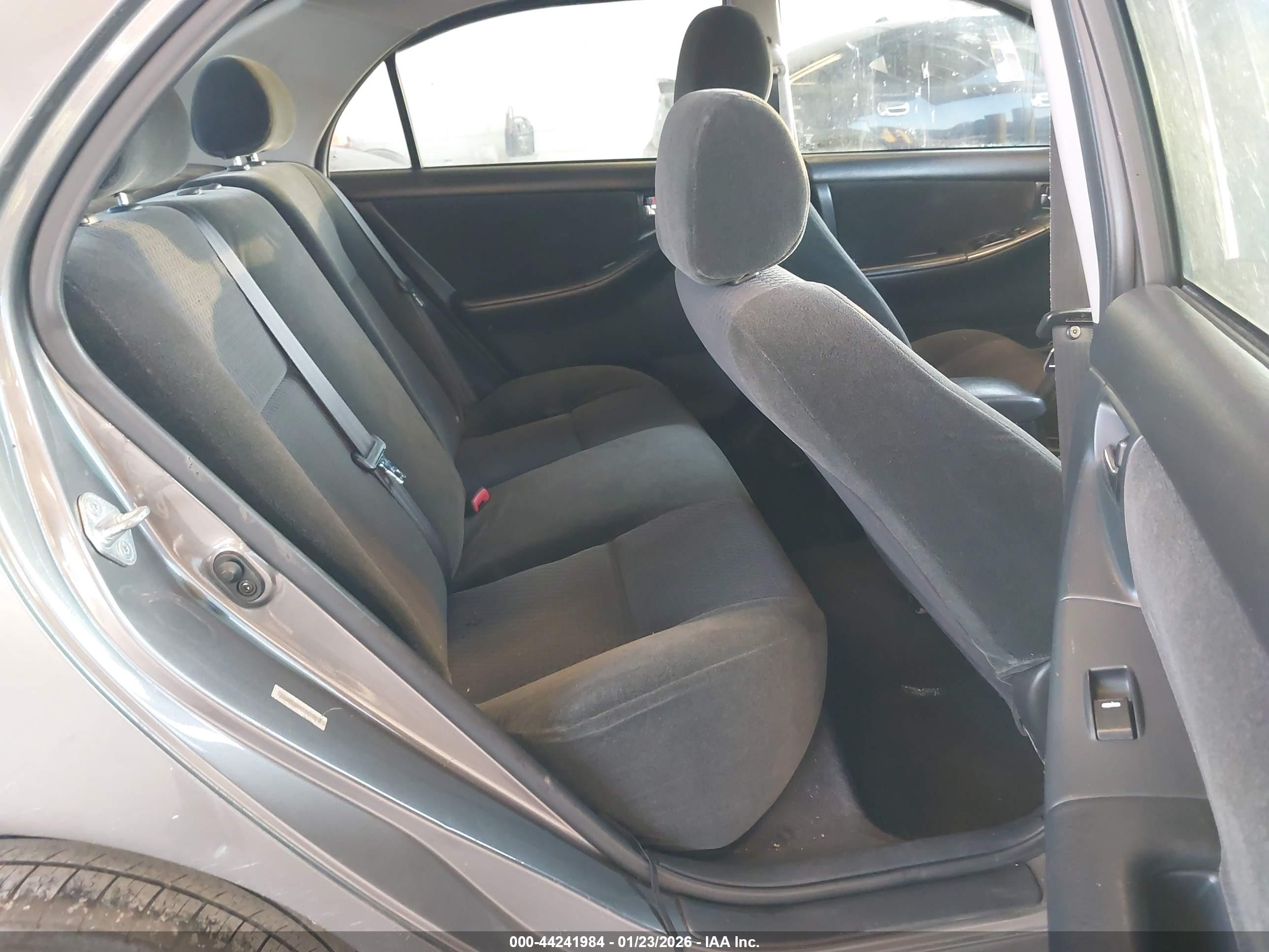 TOYOTA COROLLA image 8